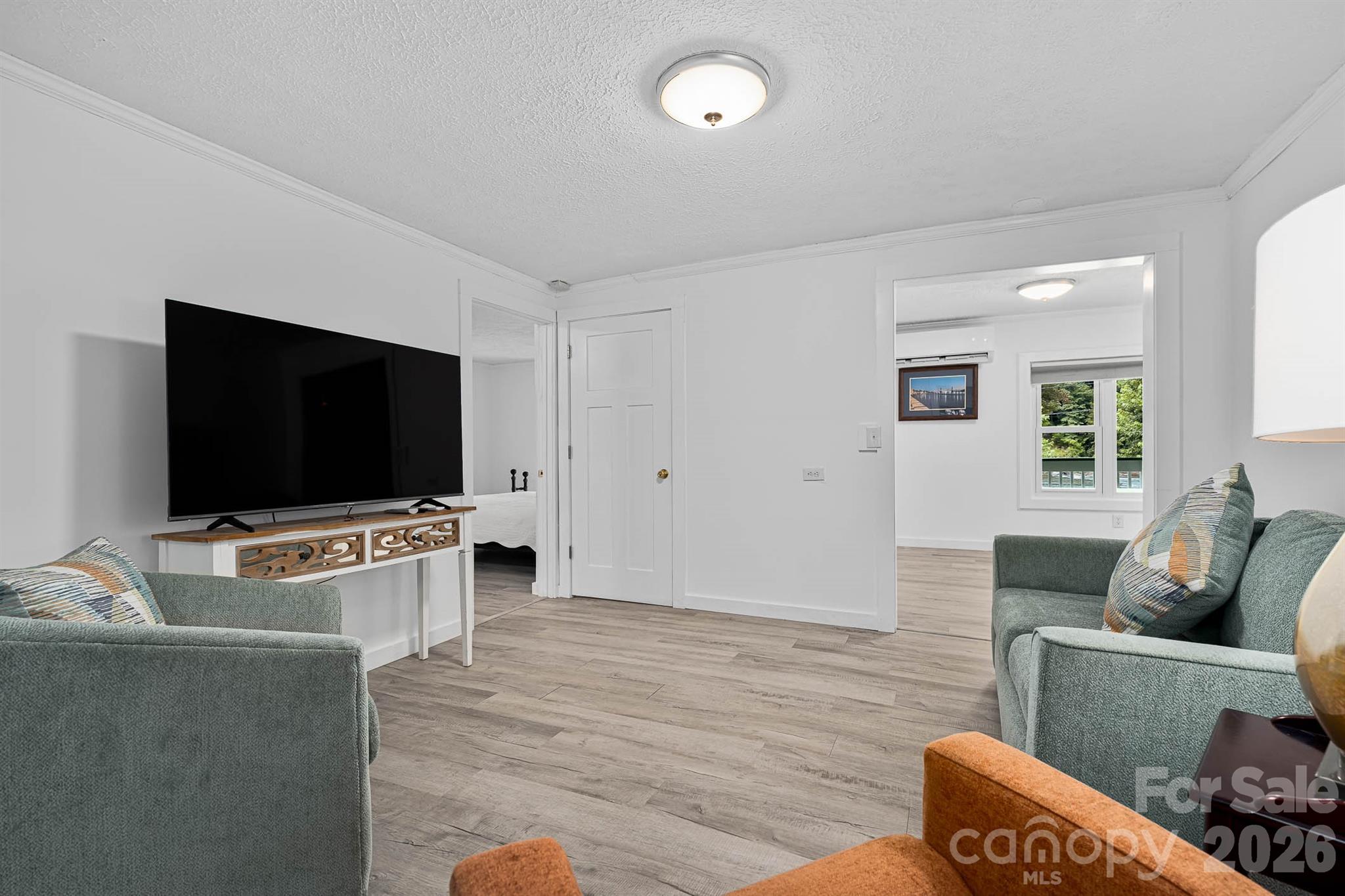 389 Rollins Road — Marshall