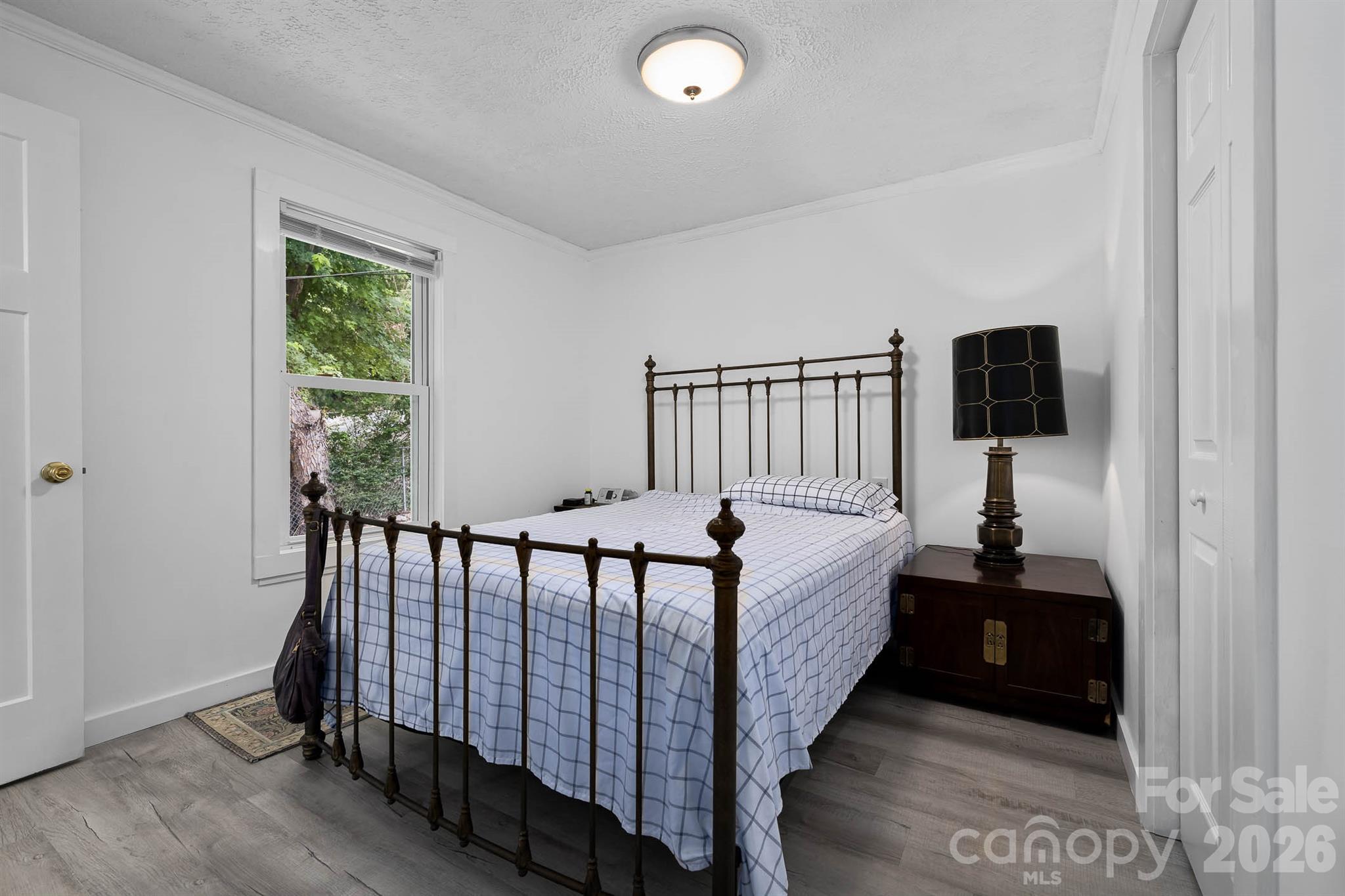 389 Rollins Road — Marshall