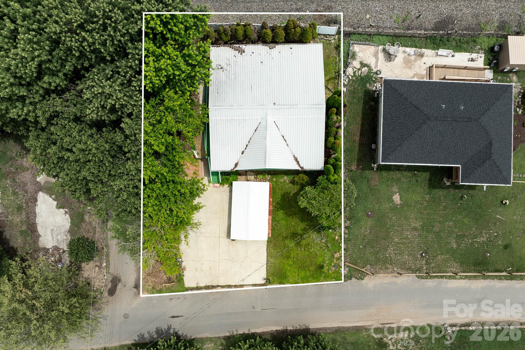 389 Rollins Road — Marshall