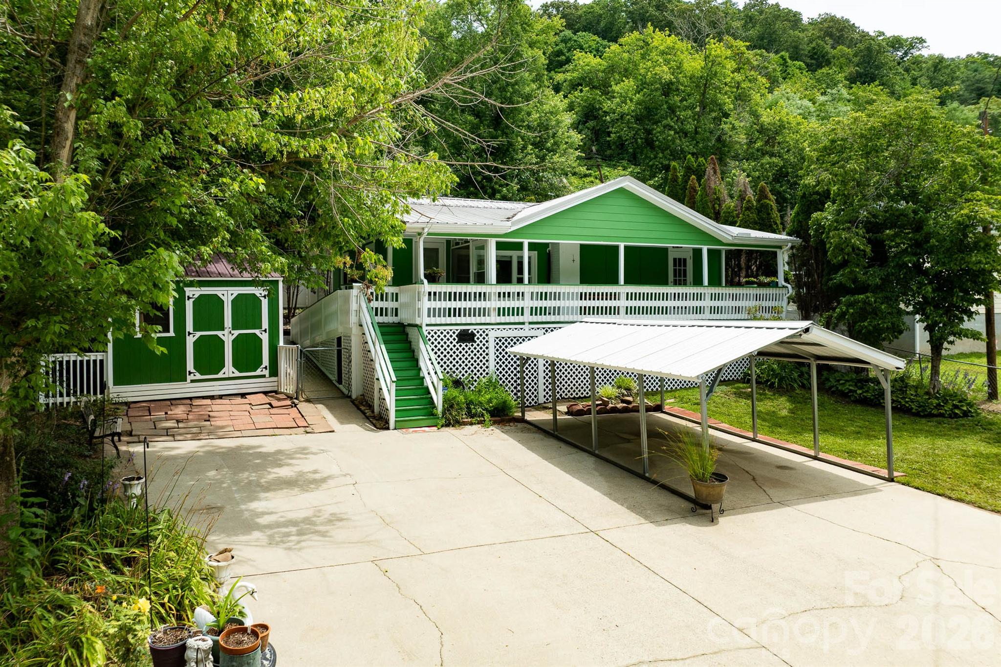 389 Rollins Road — Marshall