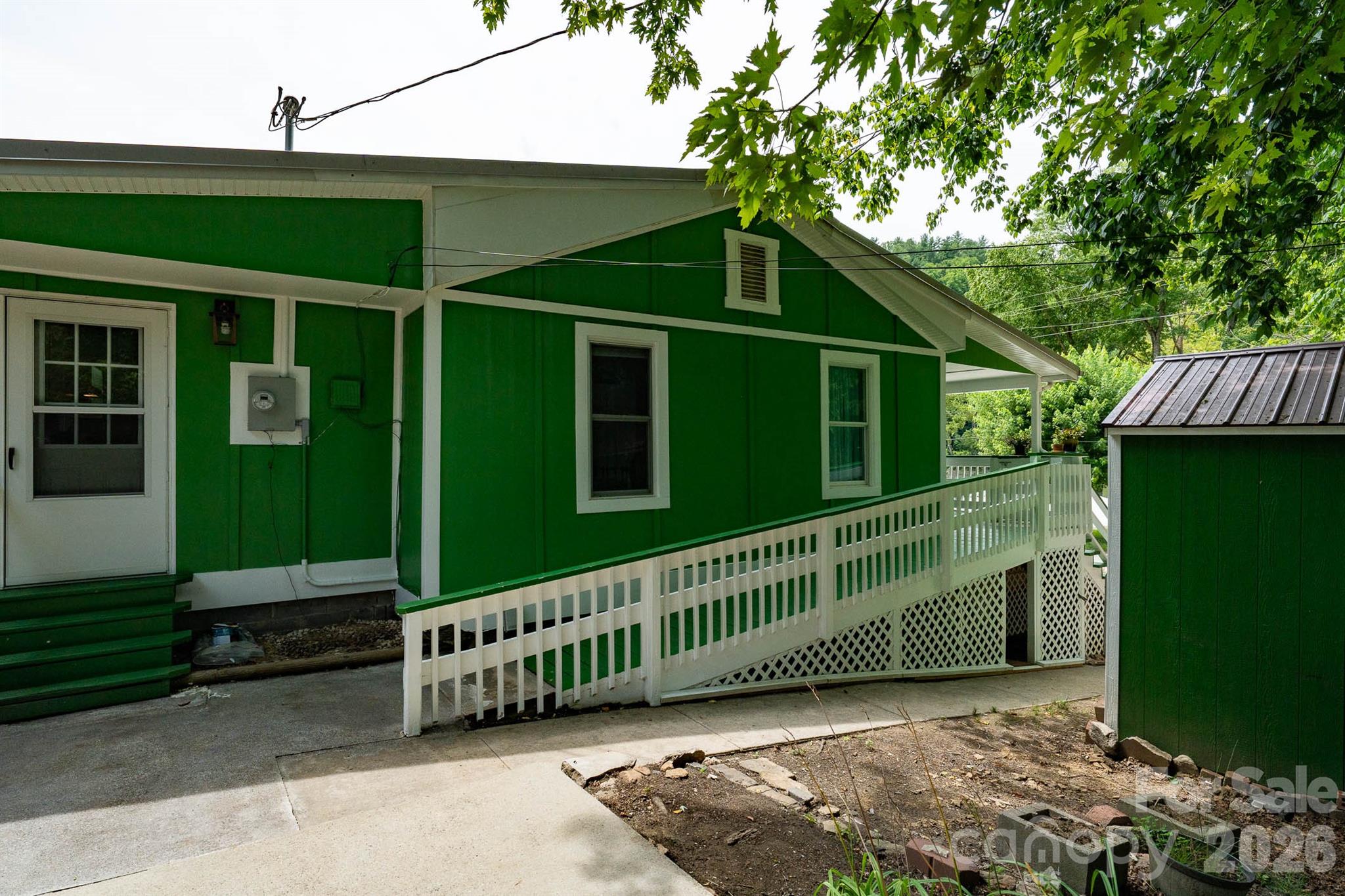 389 Rollins Road — Marshall