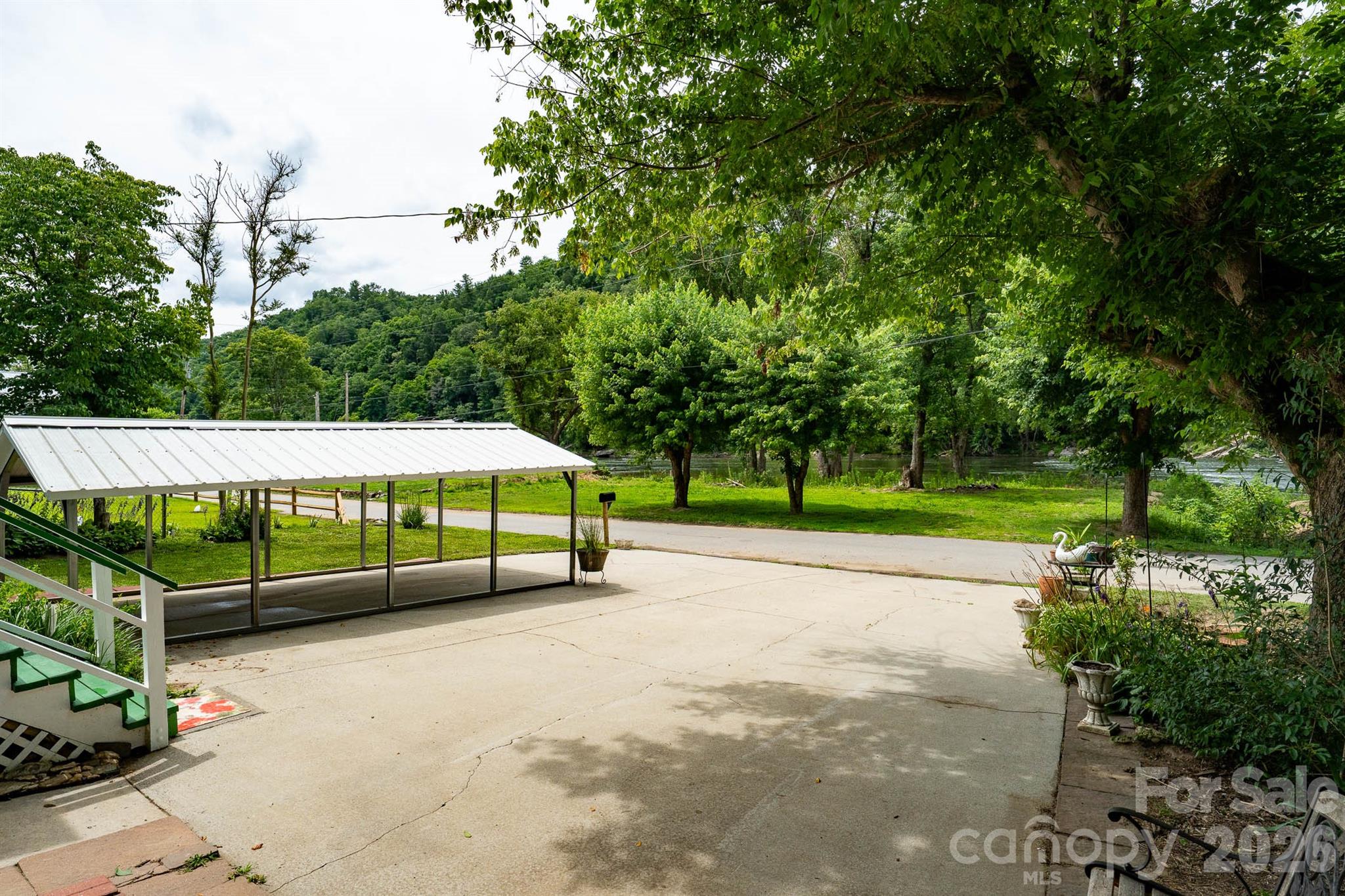 389 Rollins Road — Marshall