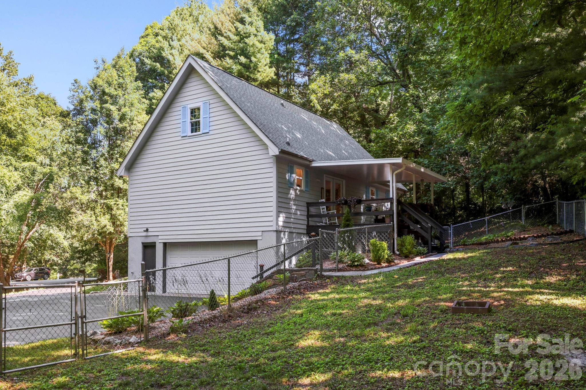 209 Mint Way — Flat Rock