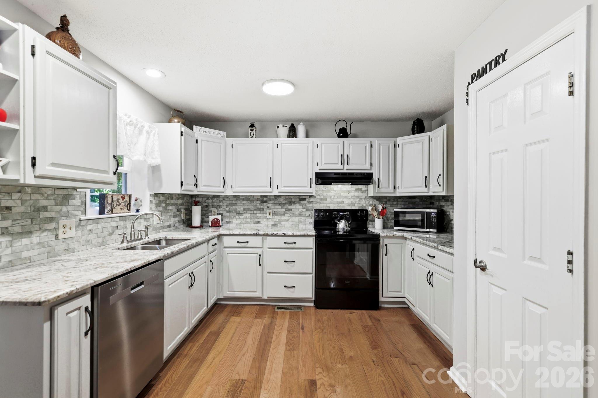 209 Mint Way — Flat Rock