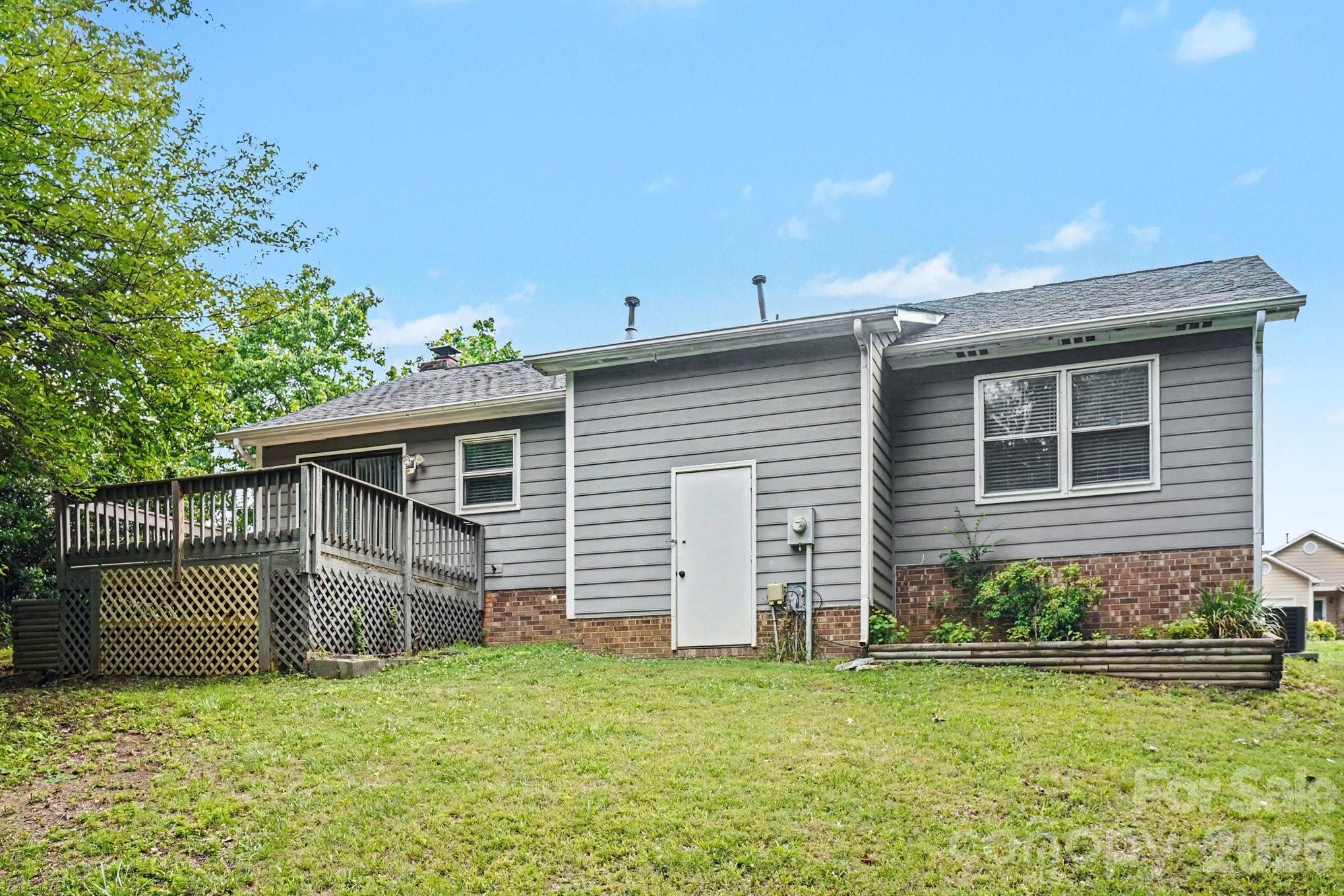 10826 Hunters Trace Court — Charlotte