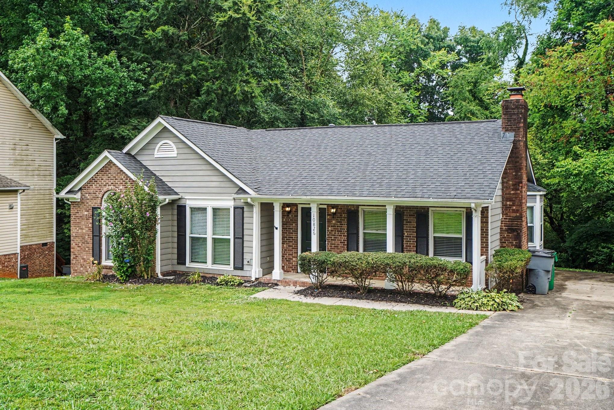 10826 Hunters Trace Court — Charlotte