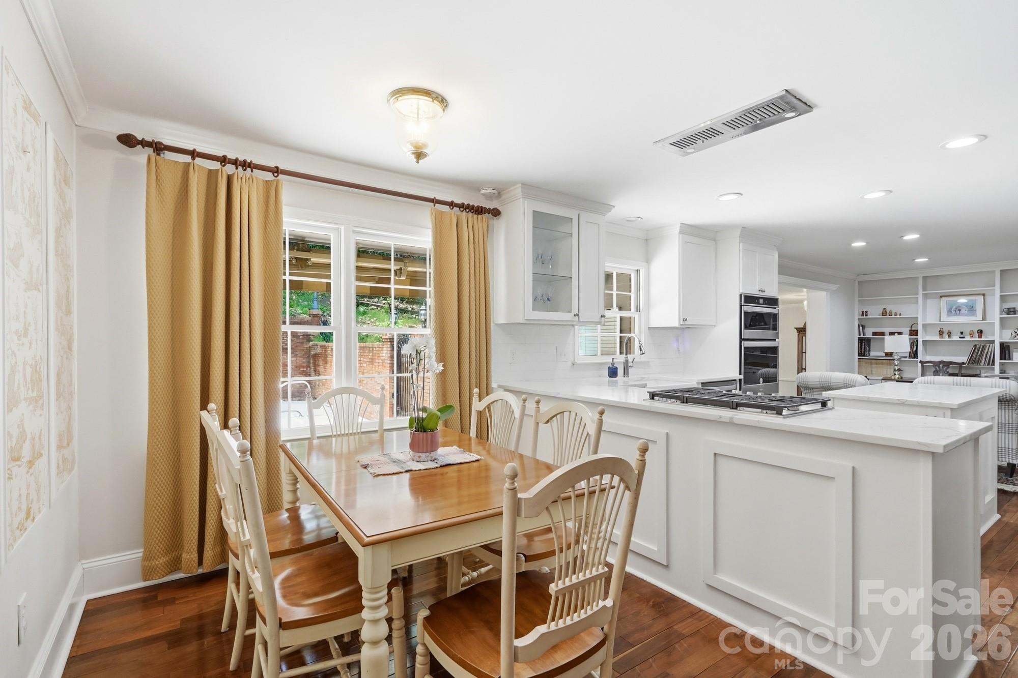 185 Hillcrest Avenue SE — Concord