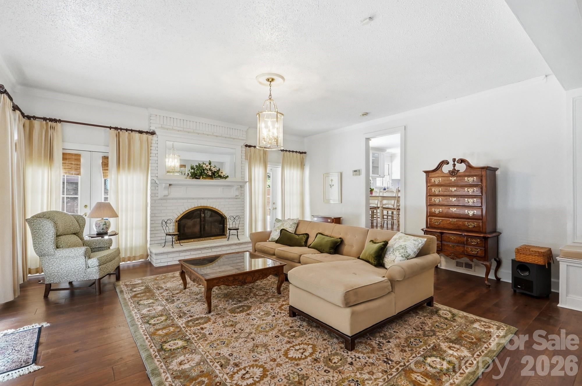185 Hillcrest Avenue SE — Concord