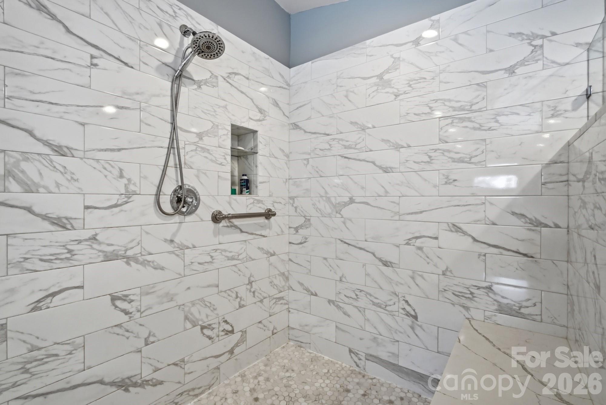 185 Hillcrest Avenue SE — Concord
