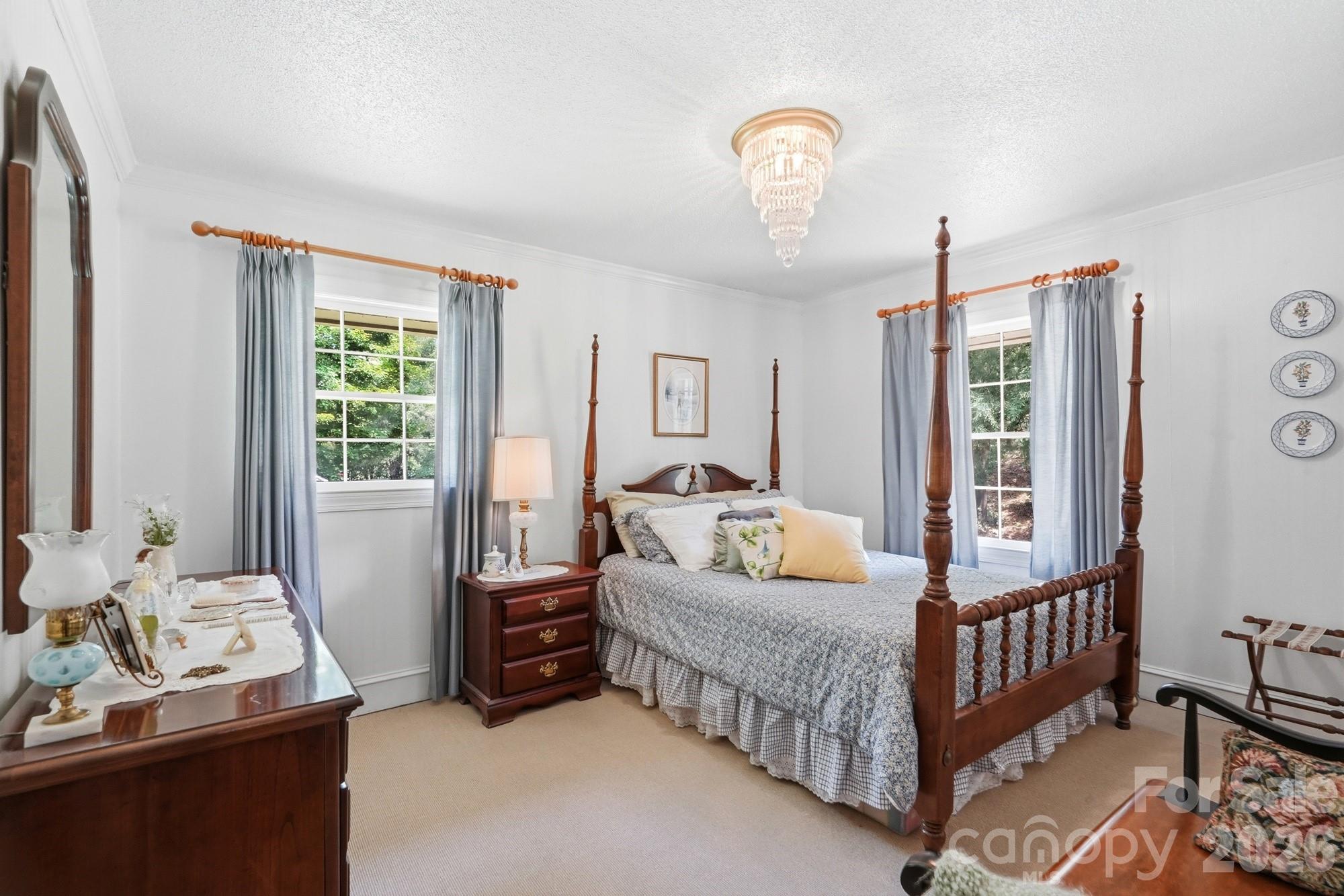 185 Hillcrest Avenue SE — Concord