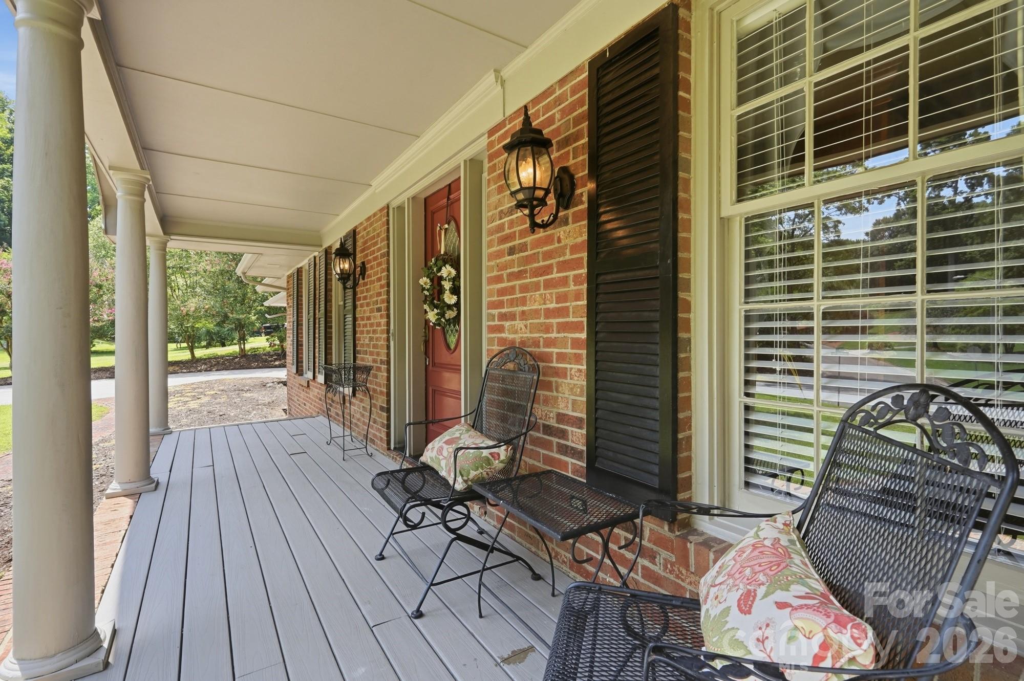 185 Hillcrest Avenue SE — Concord