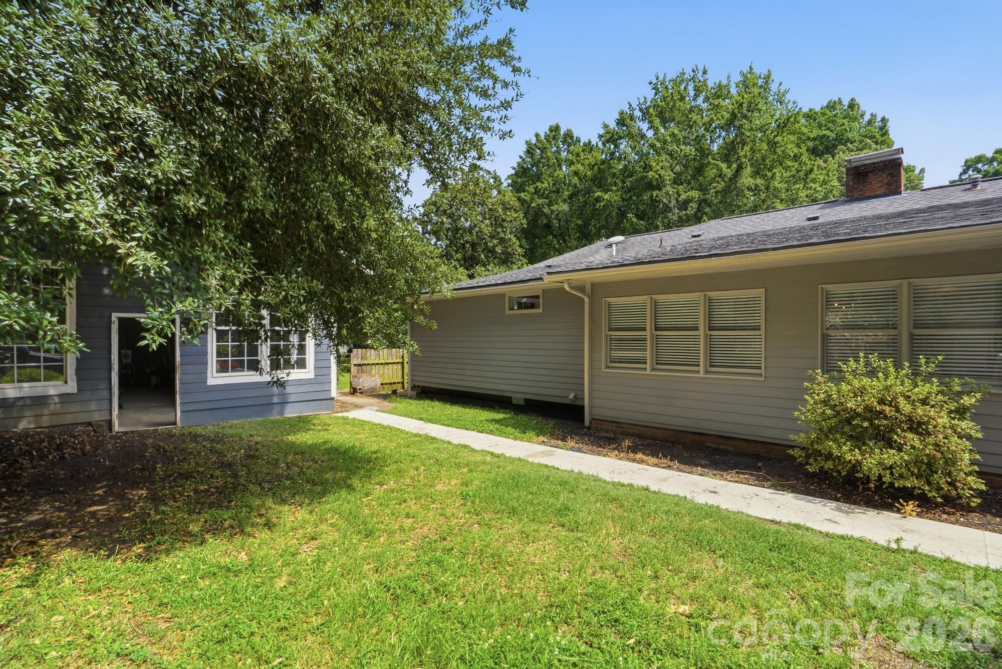 185 Hillcrest Avenue SE — Concord
