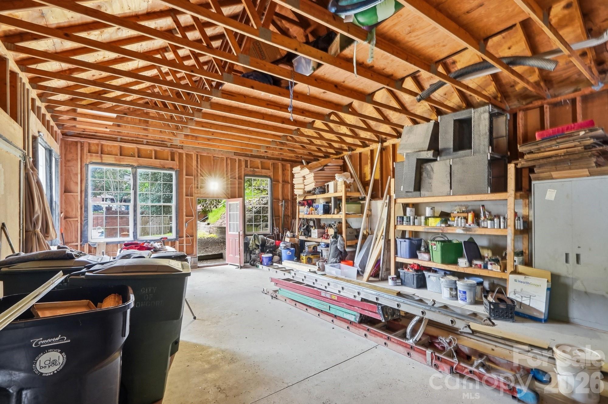 185 Hillcrest Avenue SE — Concord