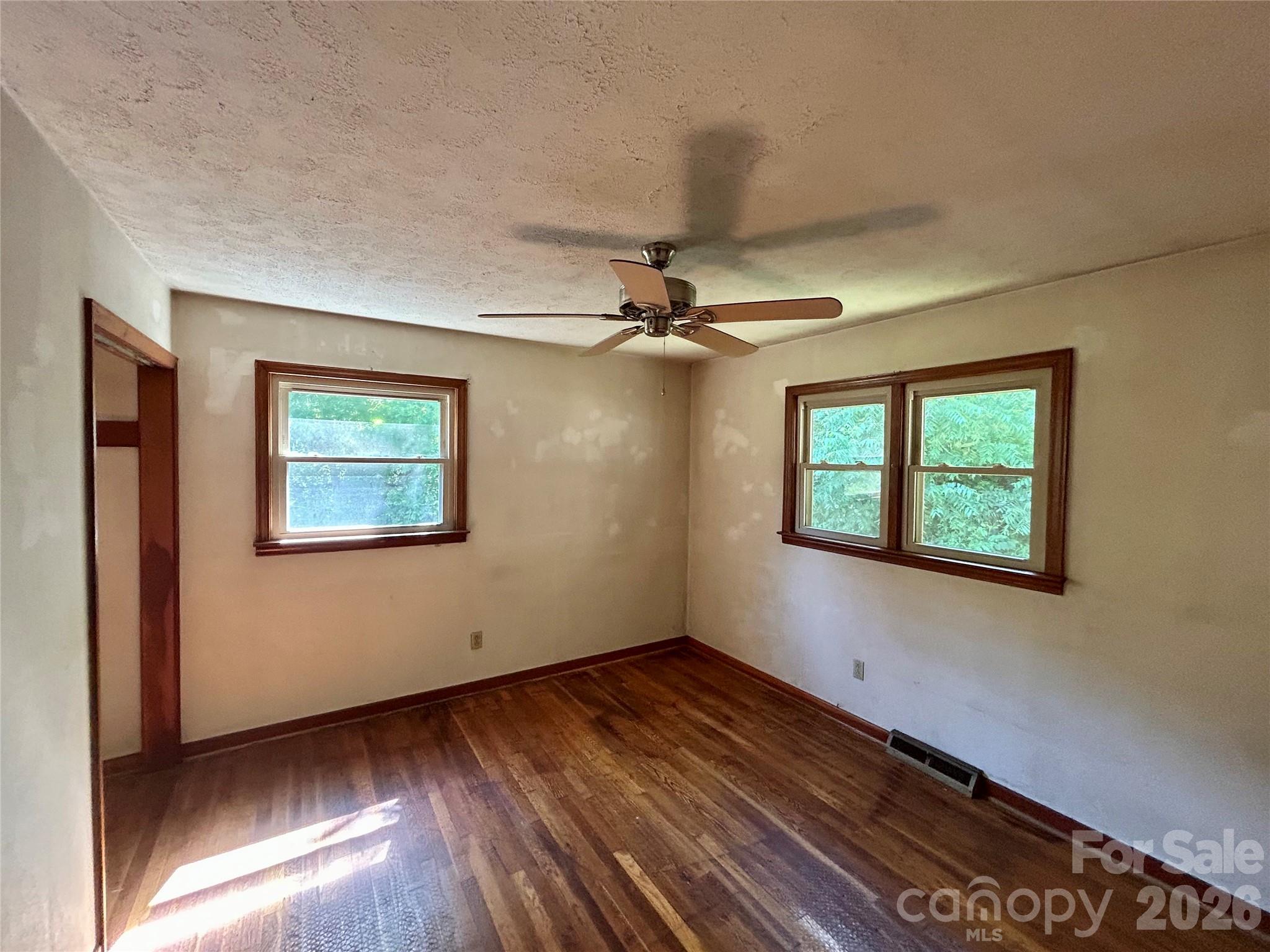 169 Double Island Road — Burnsville