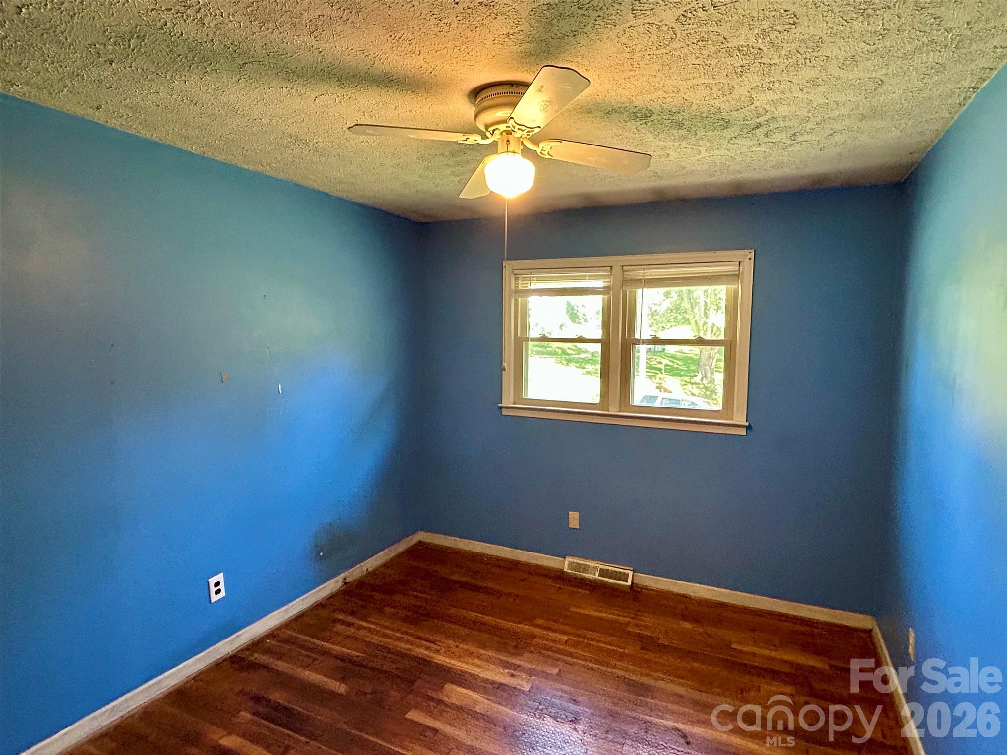 169 Double Island Road — Burnsville