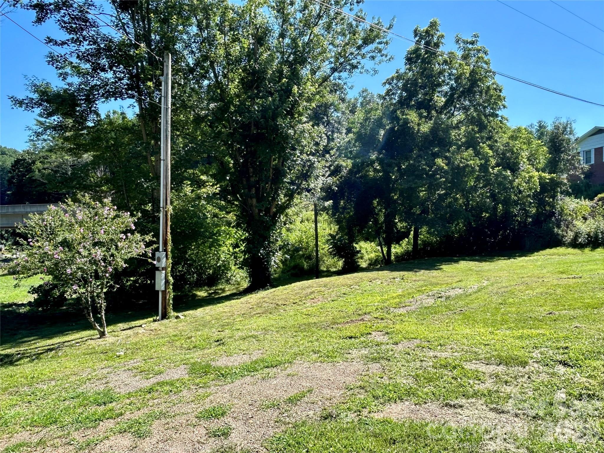 169 Double Island Road — Burnsville