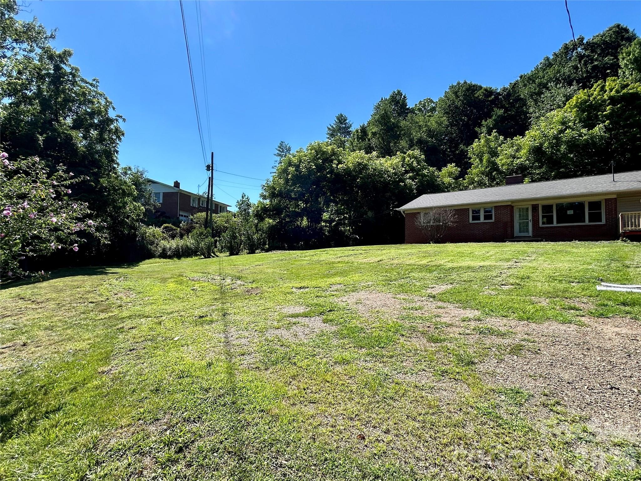 169 Double Island Road — Burnsville