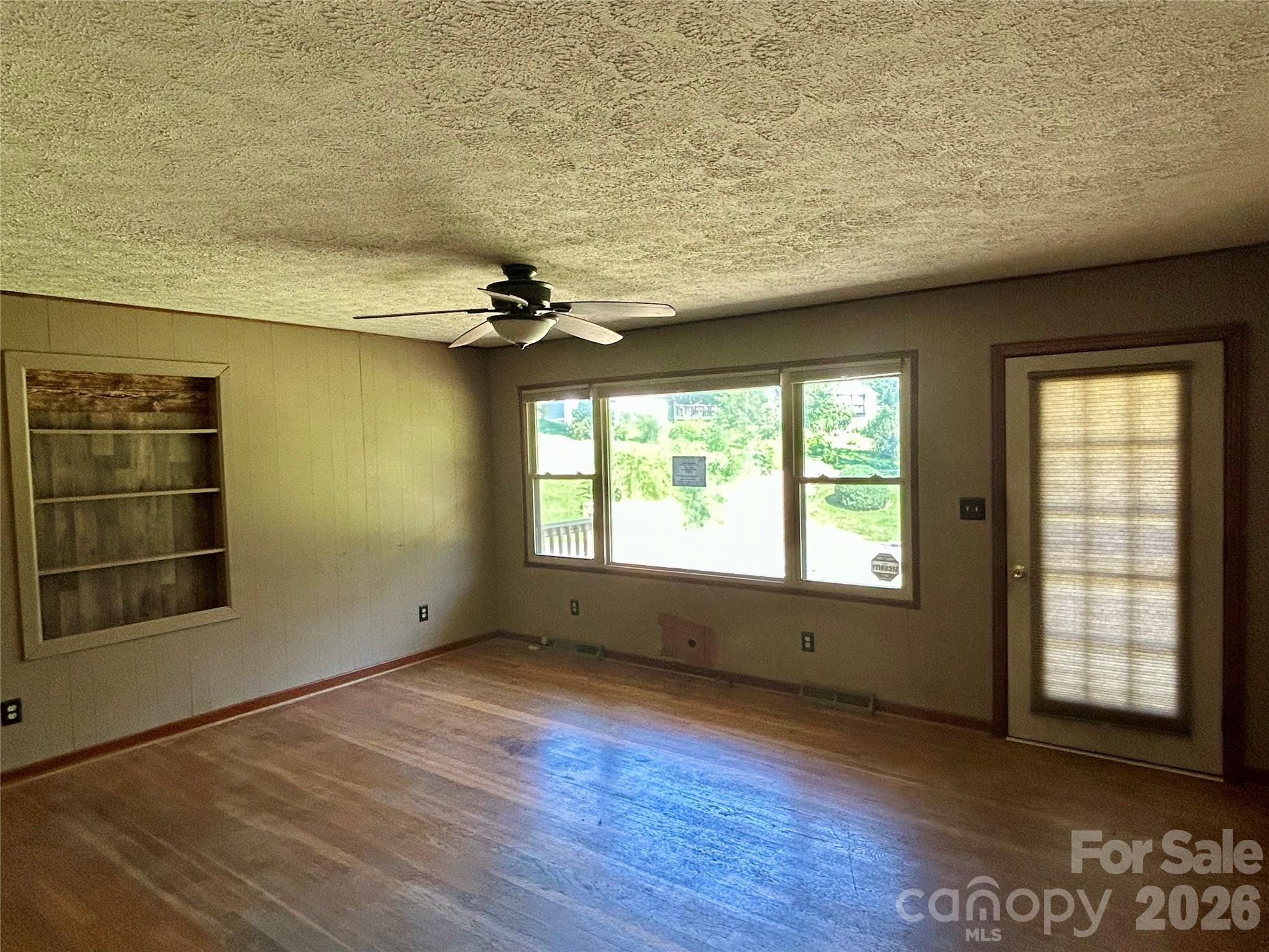 169 Double Island Road — Burnsville