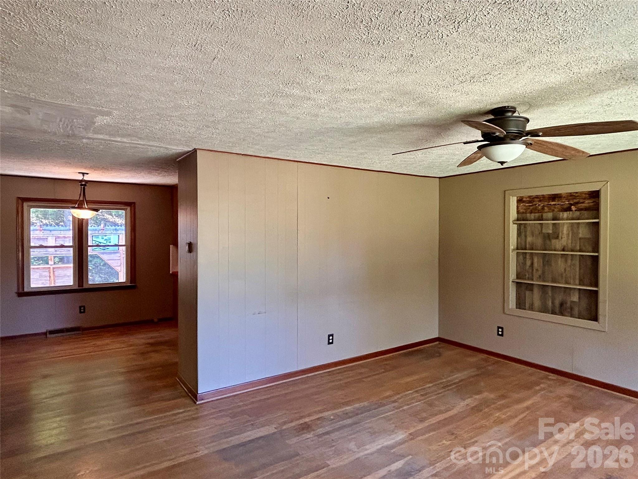 169 Double Island Road — Burnsville