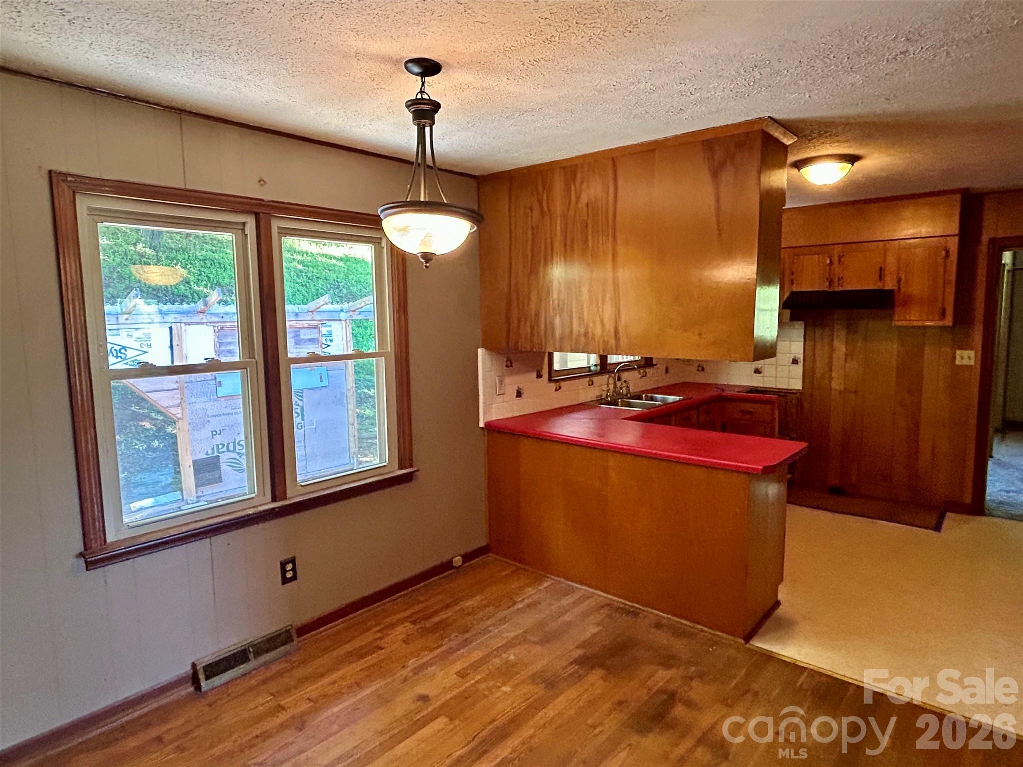 169 Double Island Road — Burnsville