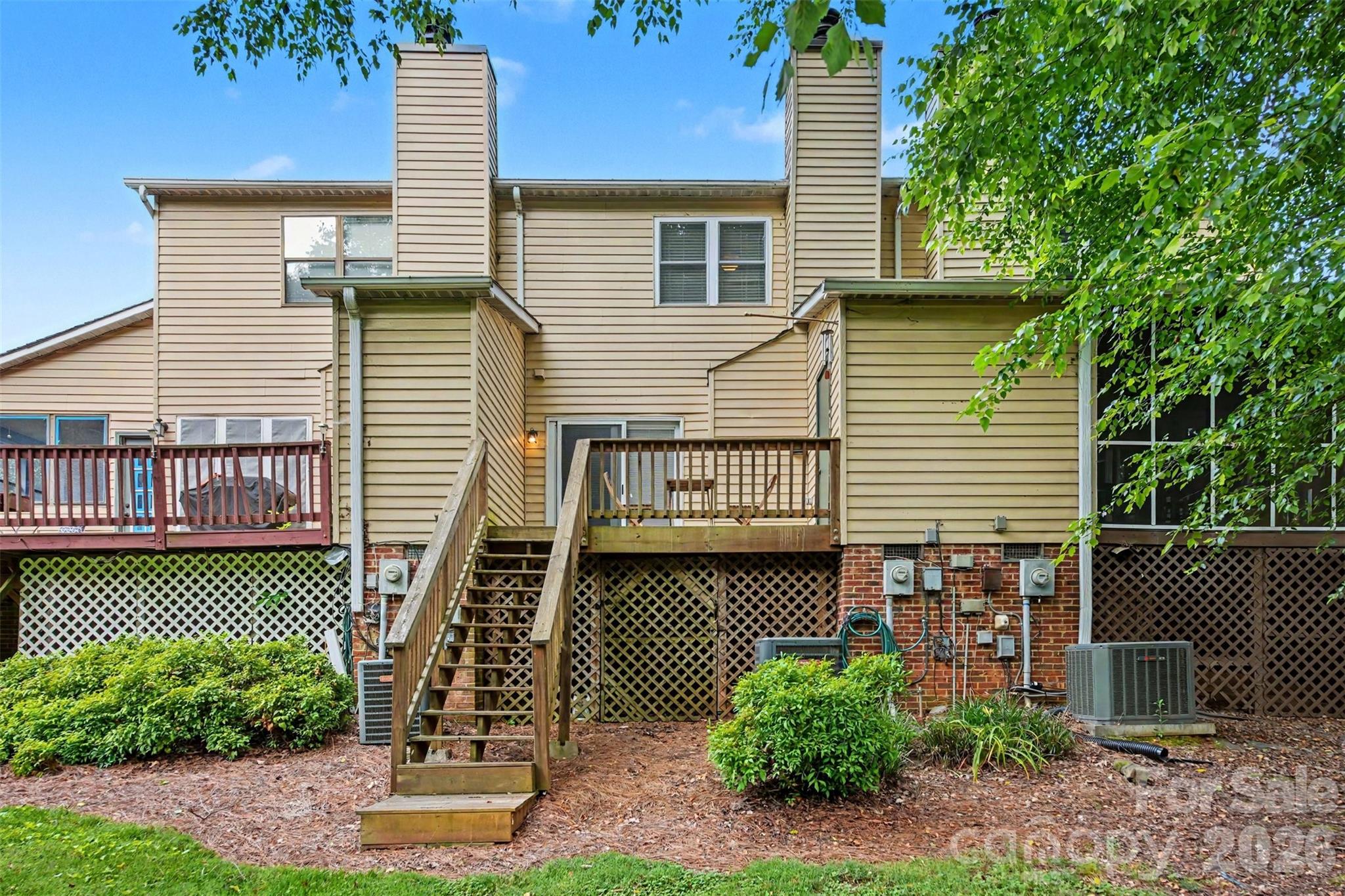 1535 South Point Road — Belmont