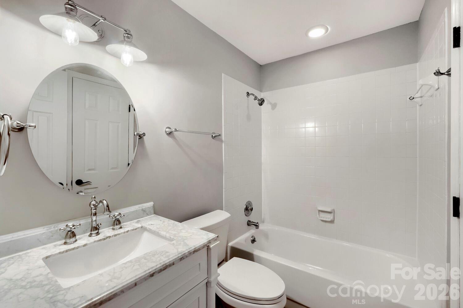 2520 Stradbrook Drive — Charlotte