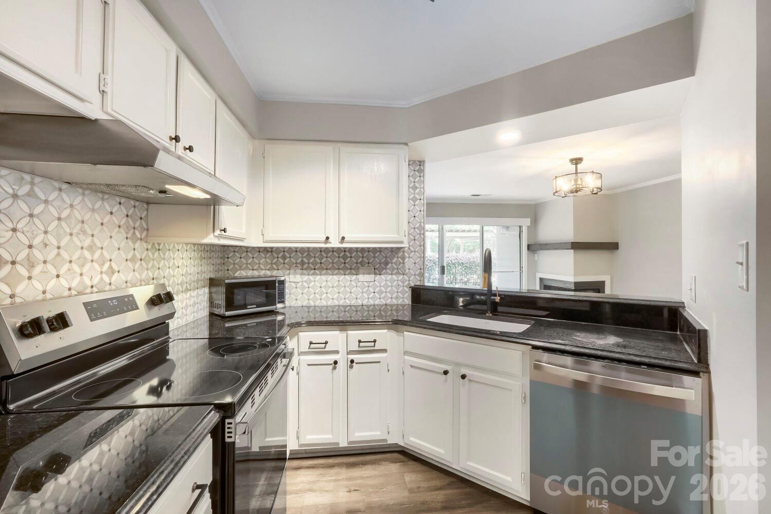 2520 Stradbrook Drive — Charlotte