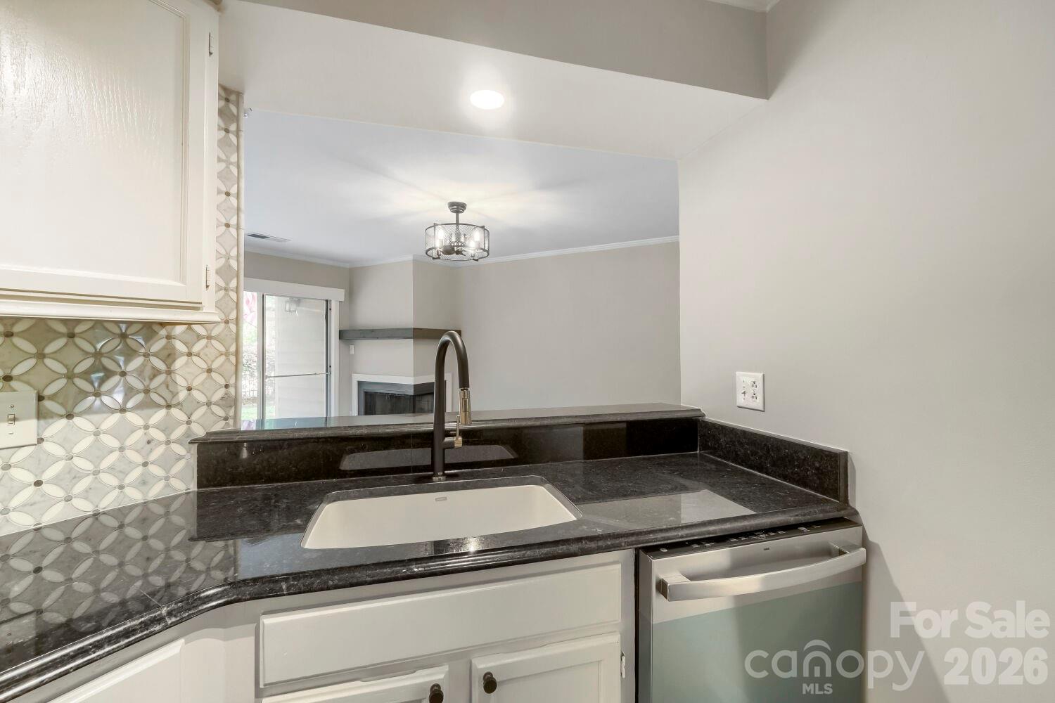 2520 Stradbrook Drive — Charlotte