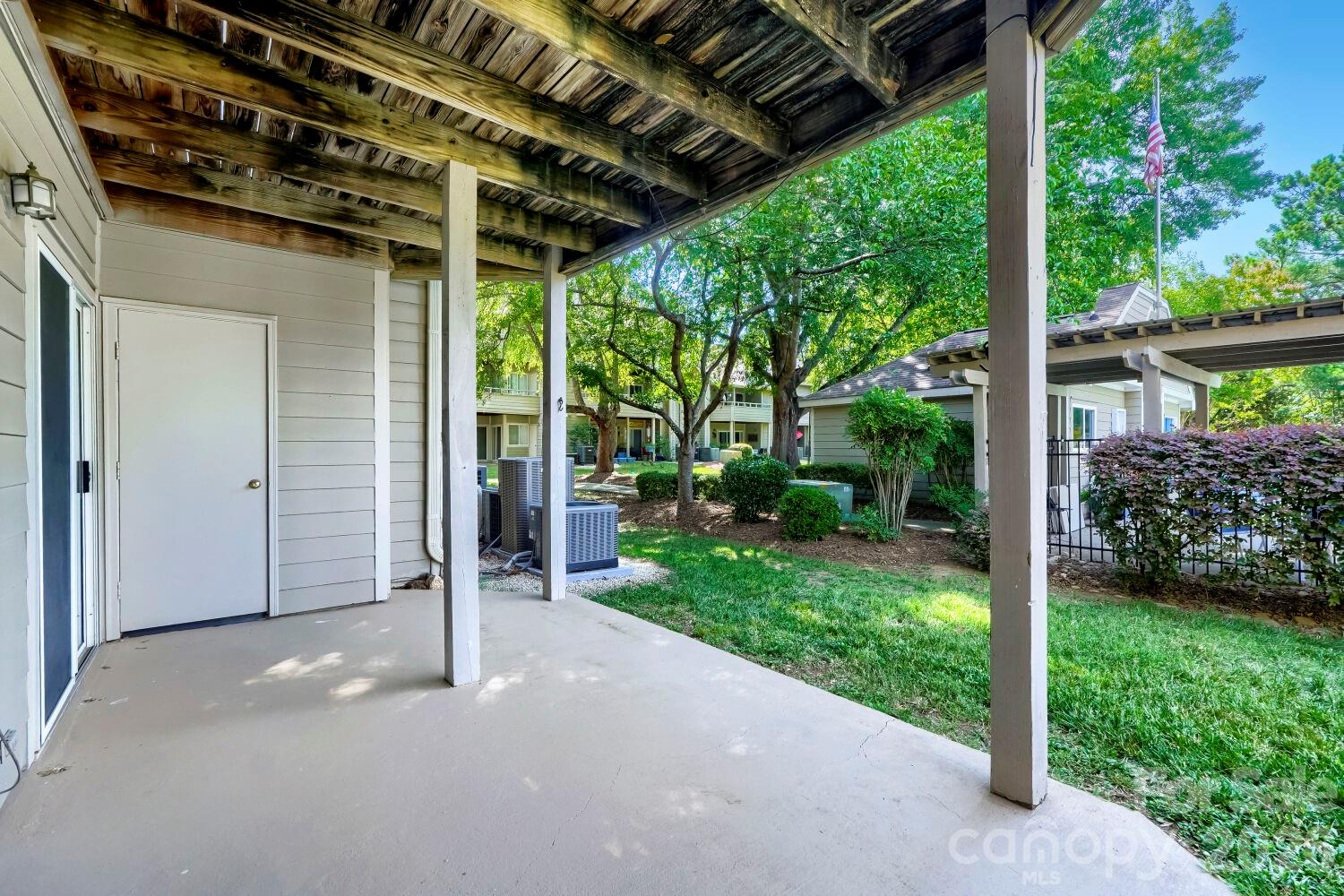 2520 Stradbrook Drive — Charlotte