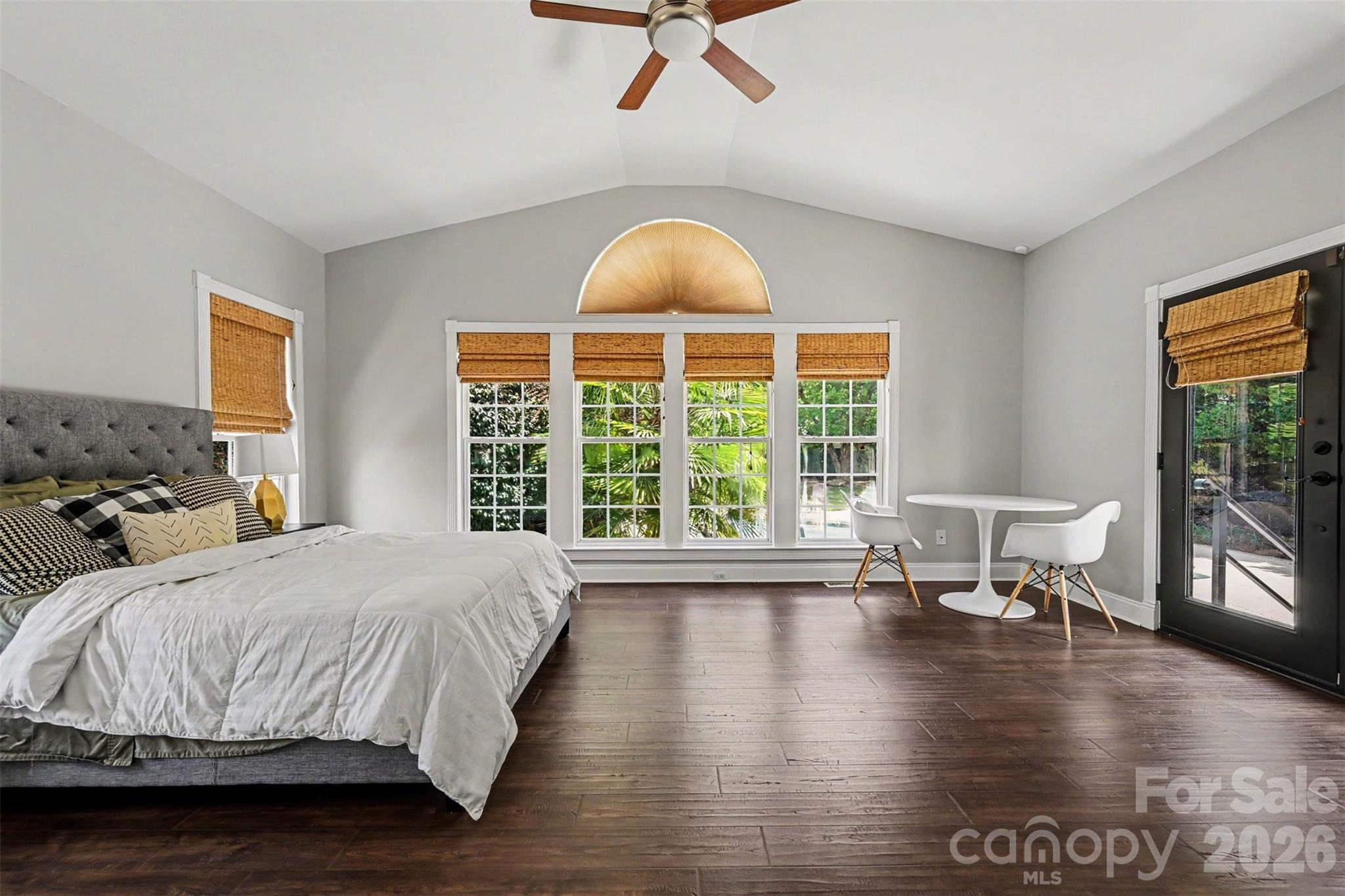 2442 Smith Cove Road — Denver