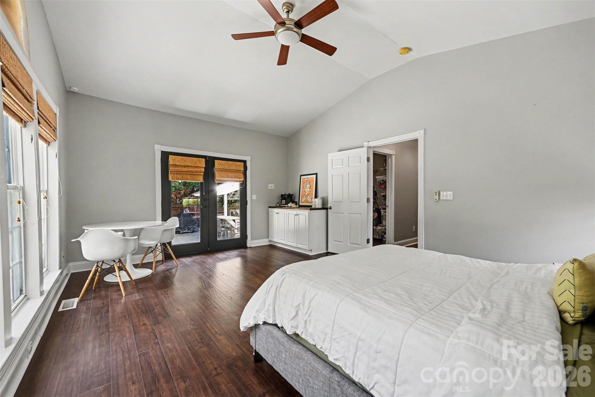 2442 Smith Cove Road — Denver