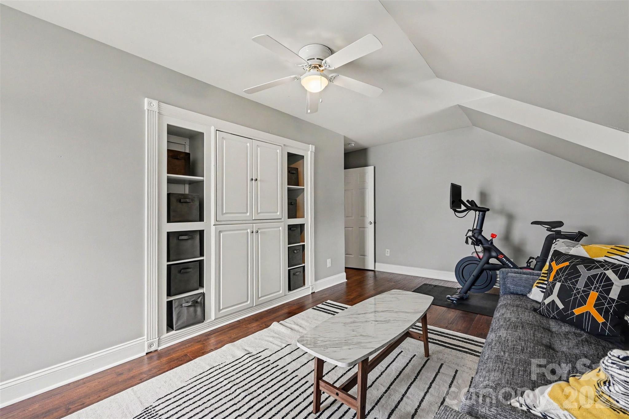 2442 Smith Cove Road — Denver