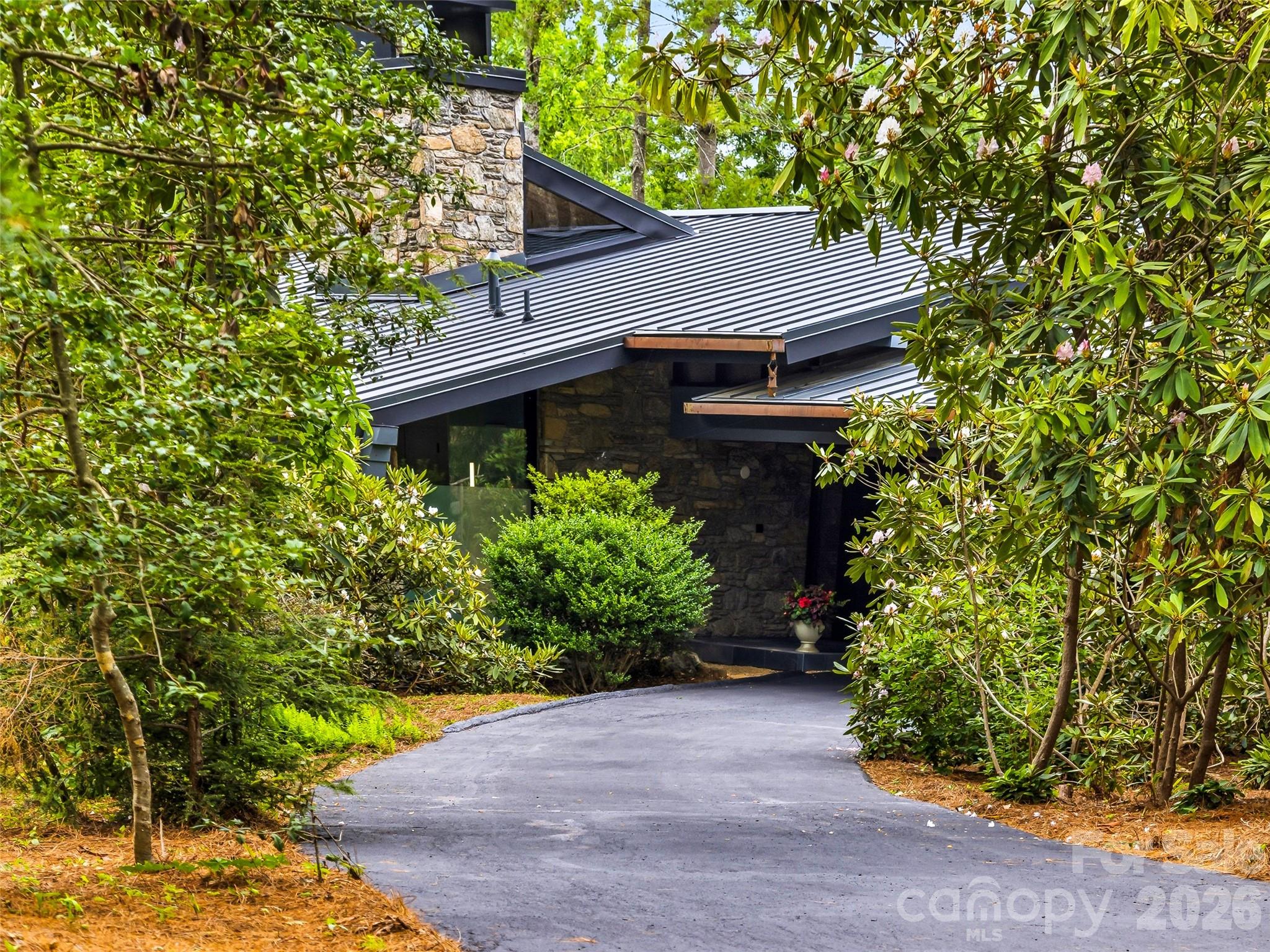 3 Holly Hill Road — Biltmore Forest
