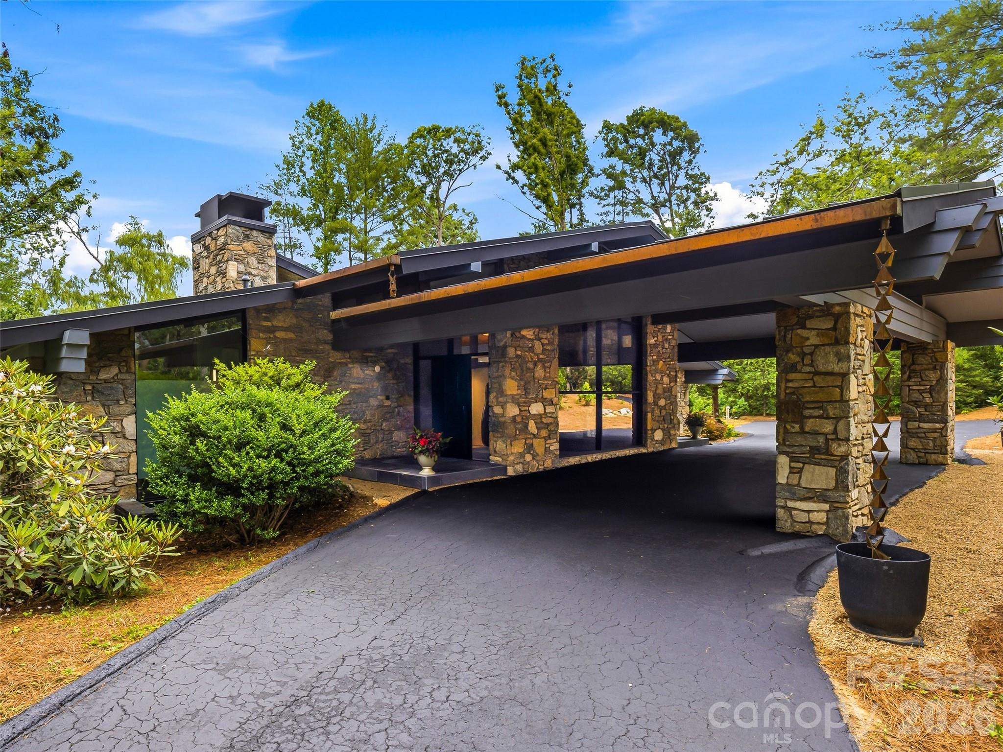 3 Holly Hill Road — Biltmore Forest