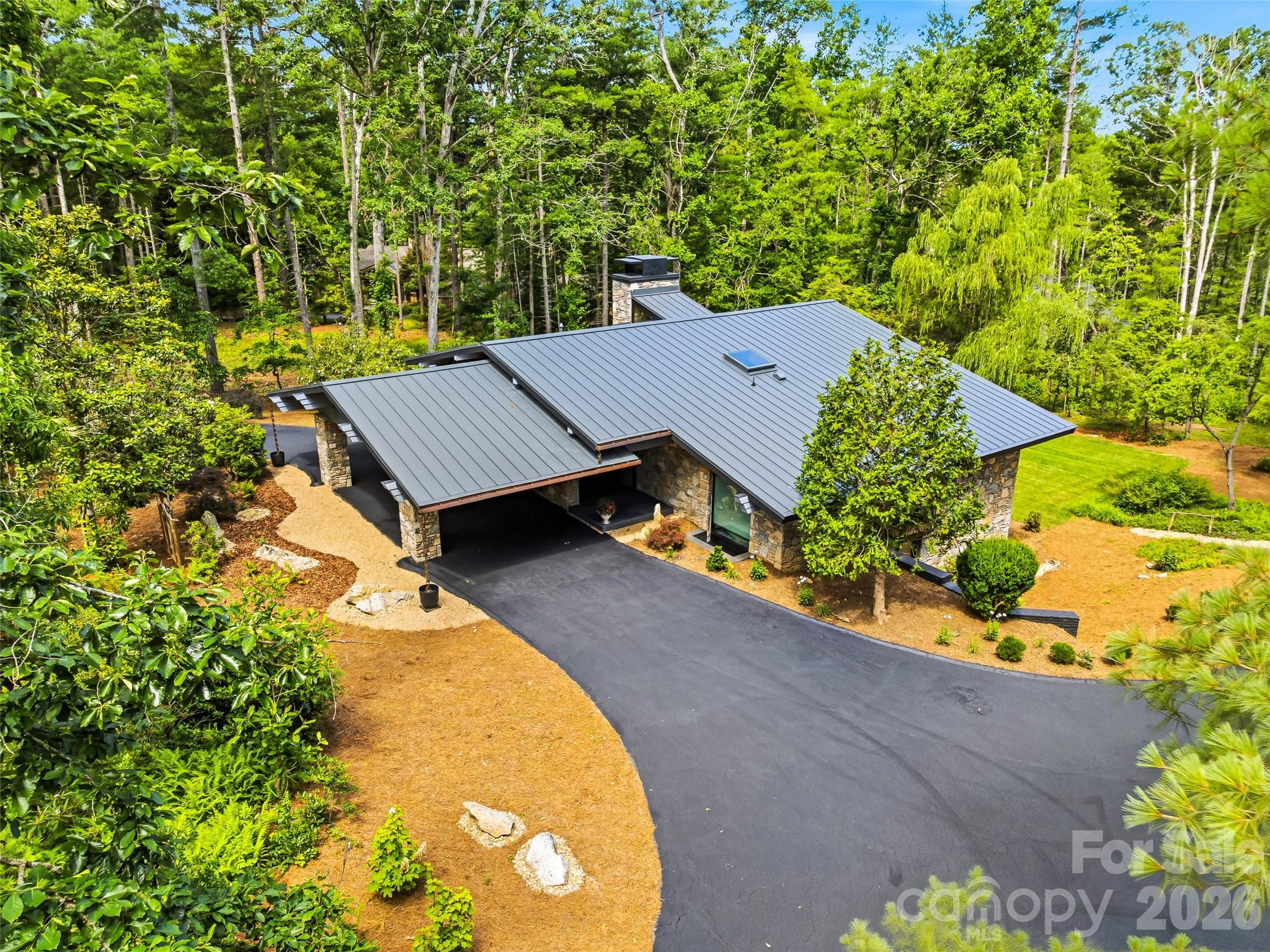 3 Holly Hill Road — Biltmore Forest