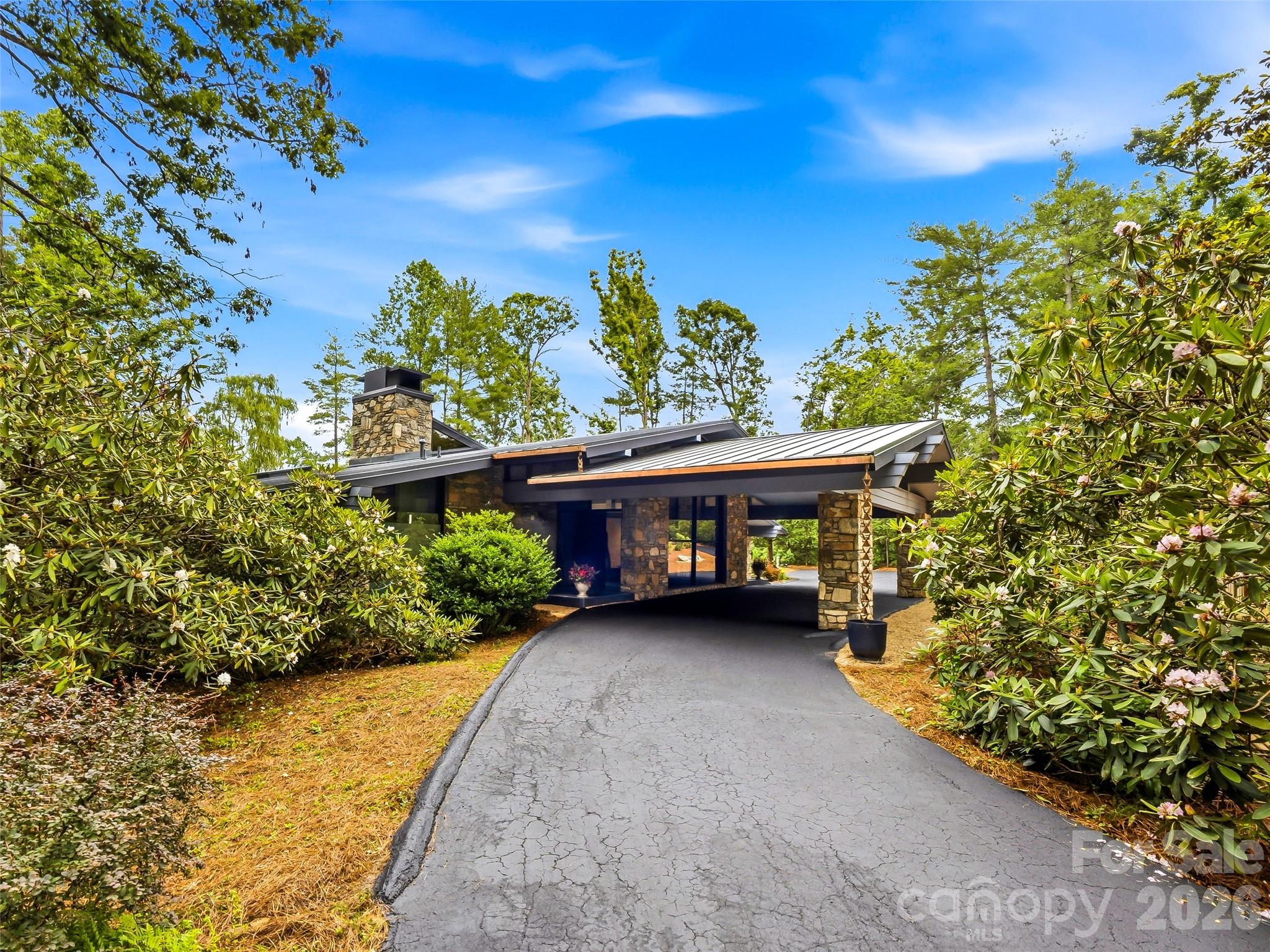 3 Holly Hill Road — Biltmore Forest