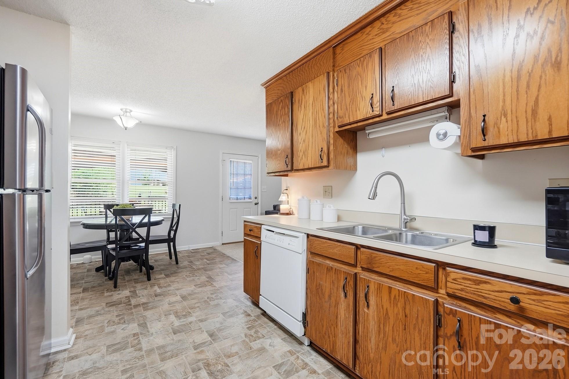 3626 Farm Lake Drive SW — Concord