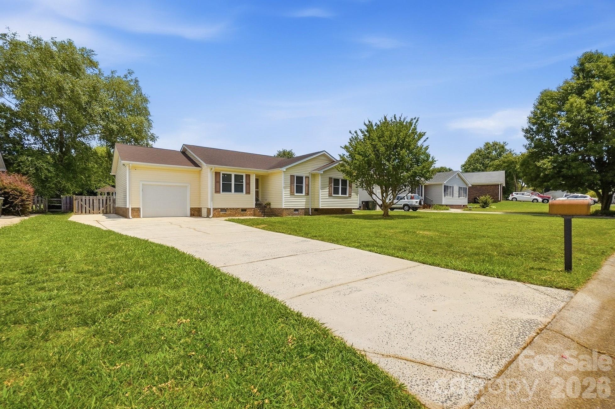 3626 Farm Lake Drive SW — Concord