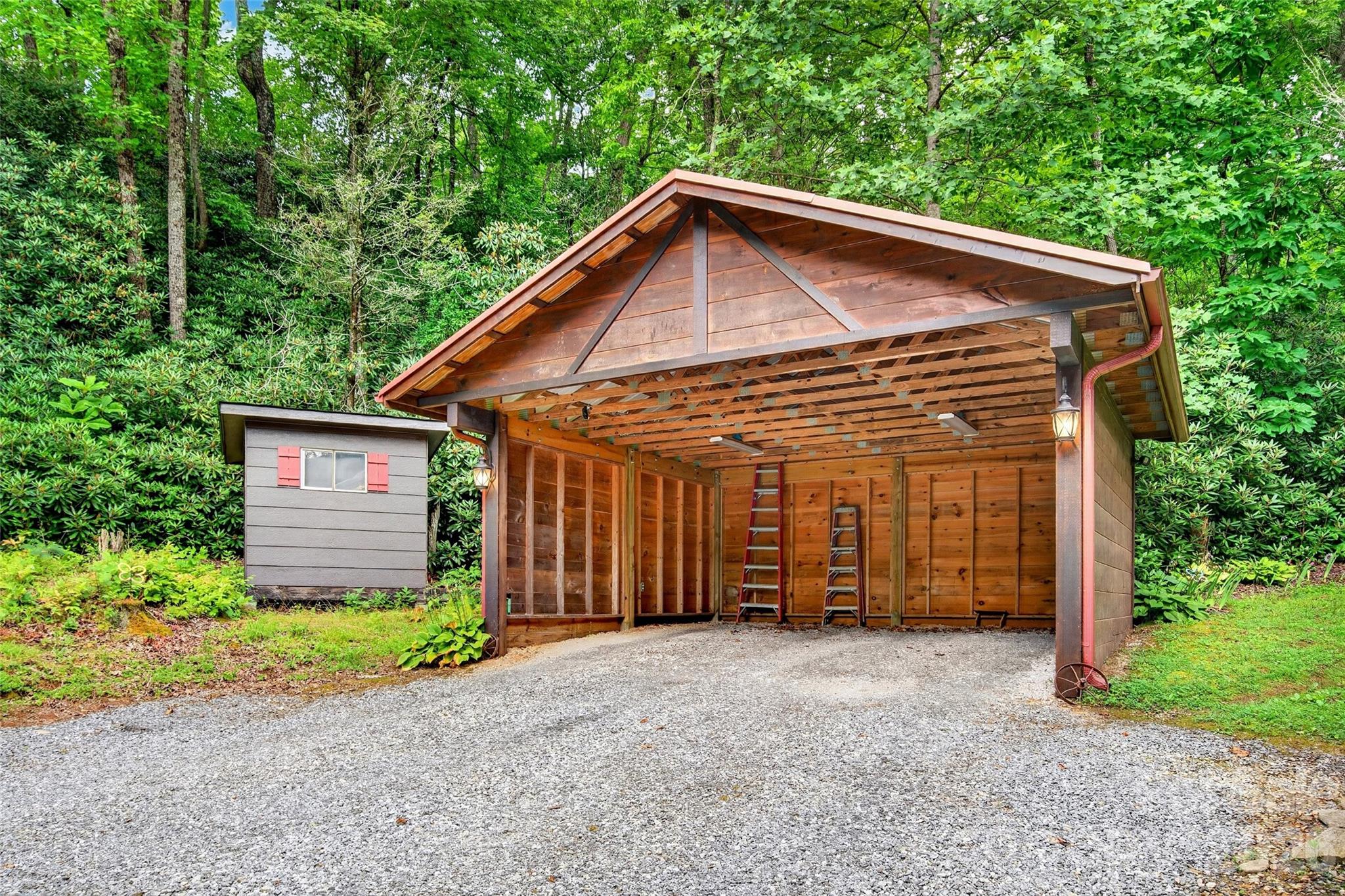 664 Paxton Creek Road — Marion