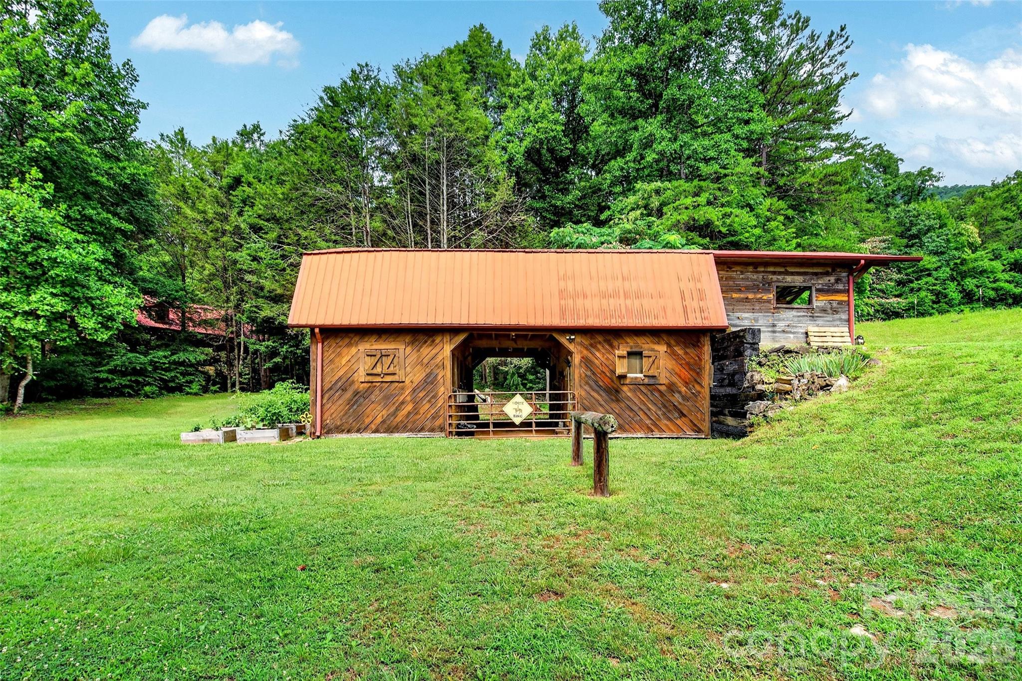 664 Paxton Creek Road — Marion