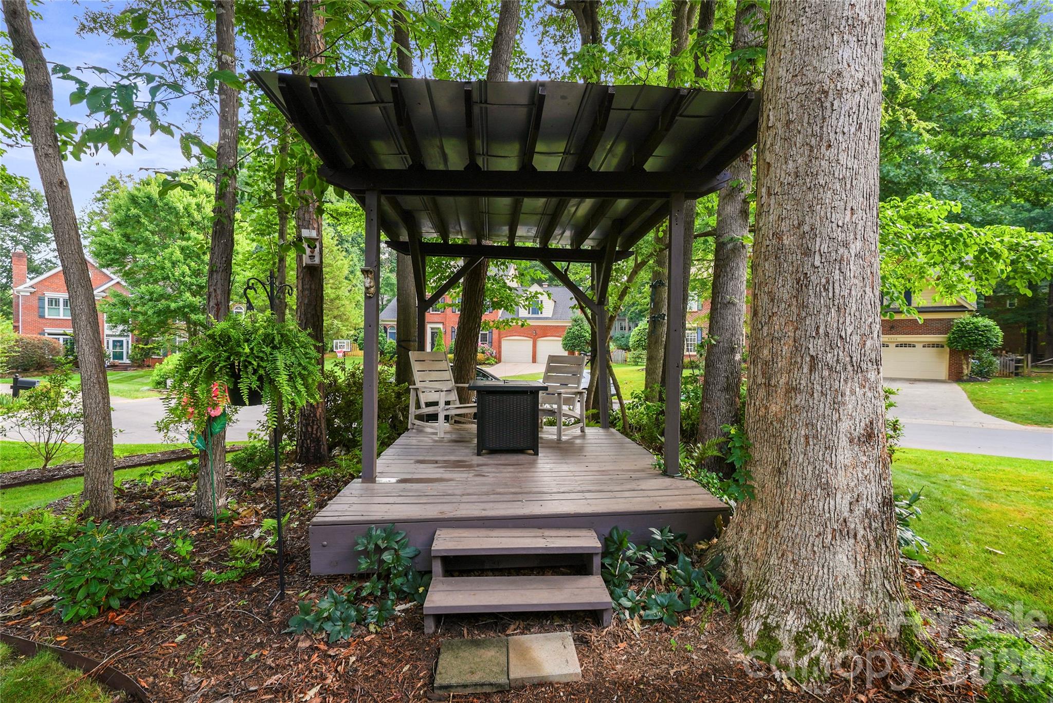 16002 Prestwoods Lane — Huntersville