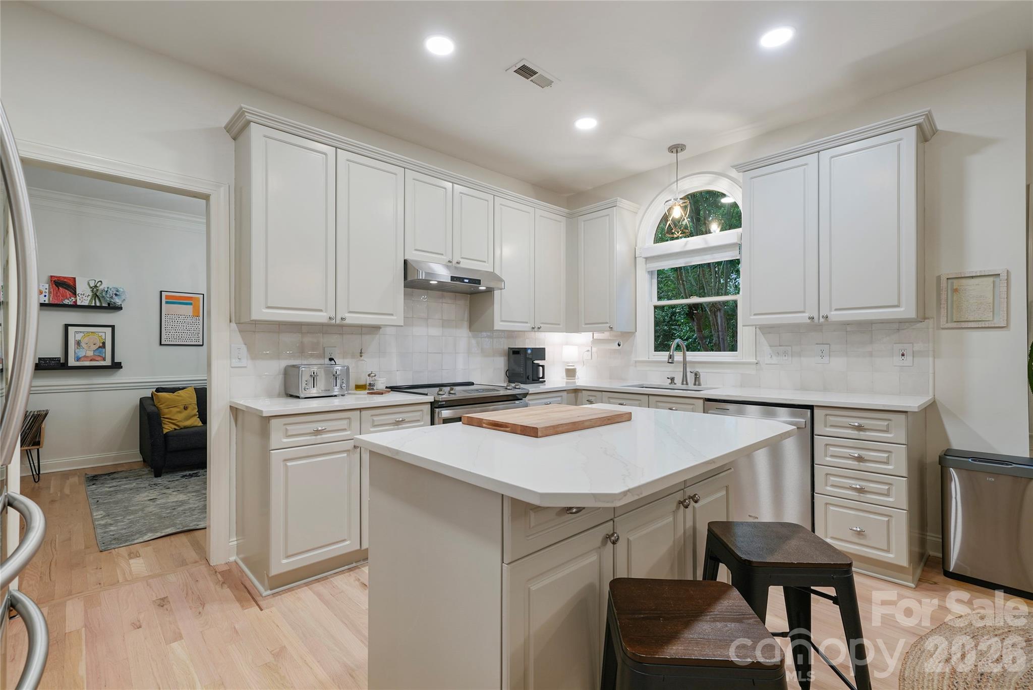16002 Prestwoods Lane — Huntersville