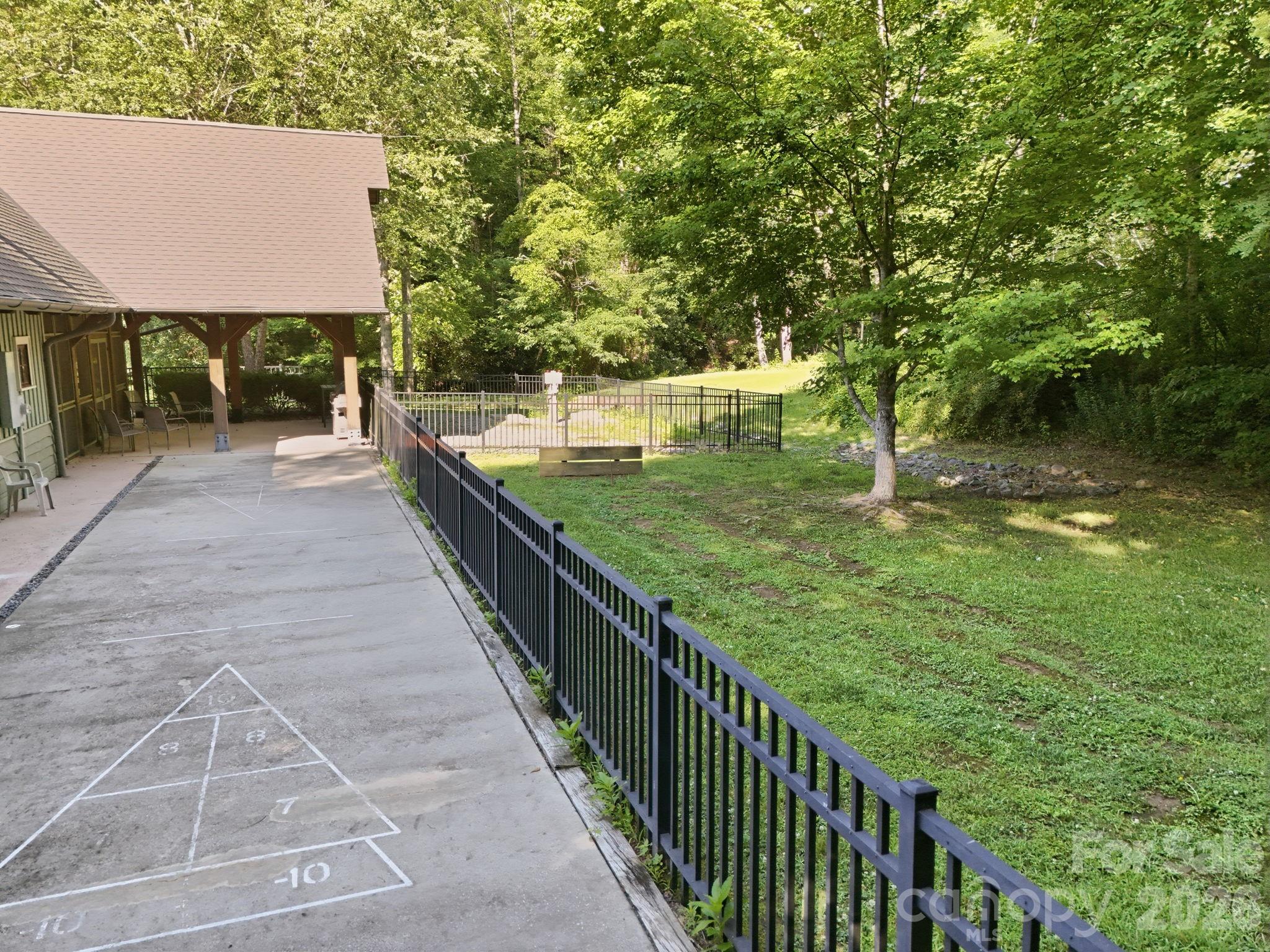 17 Sunny Morning Court — Hendersonville