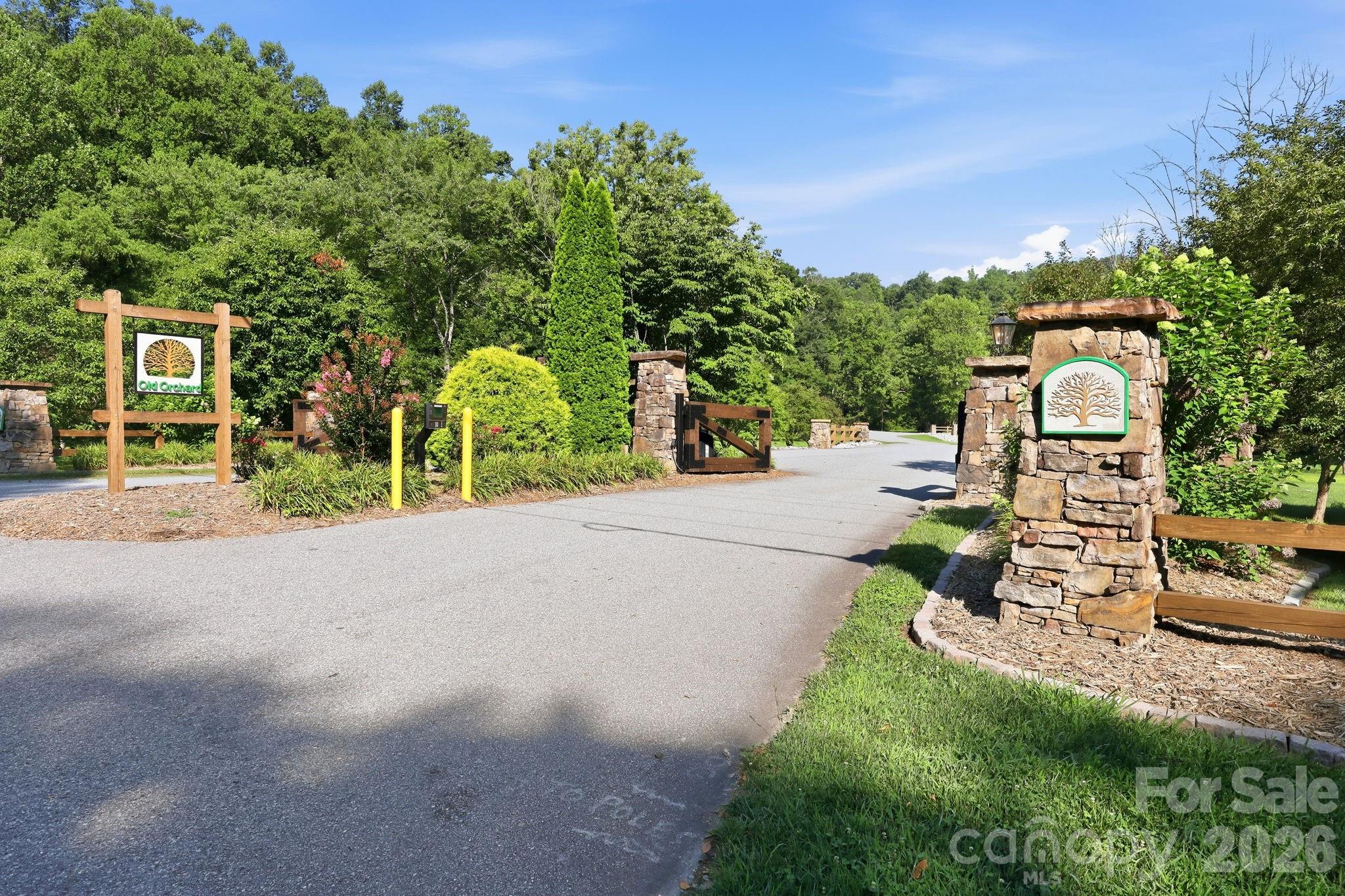 17 Sunny Morning Court — Hendersonville