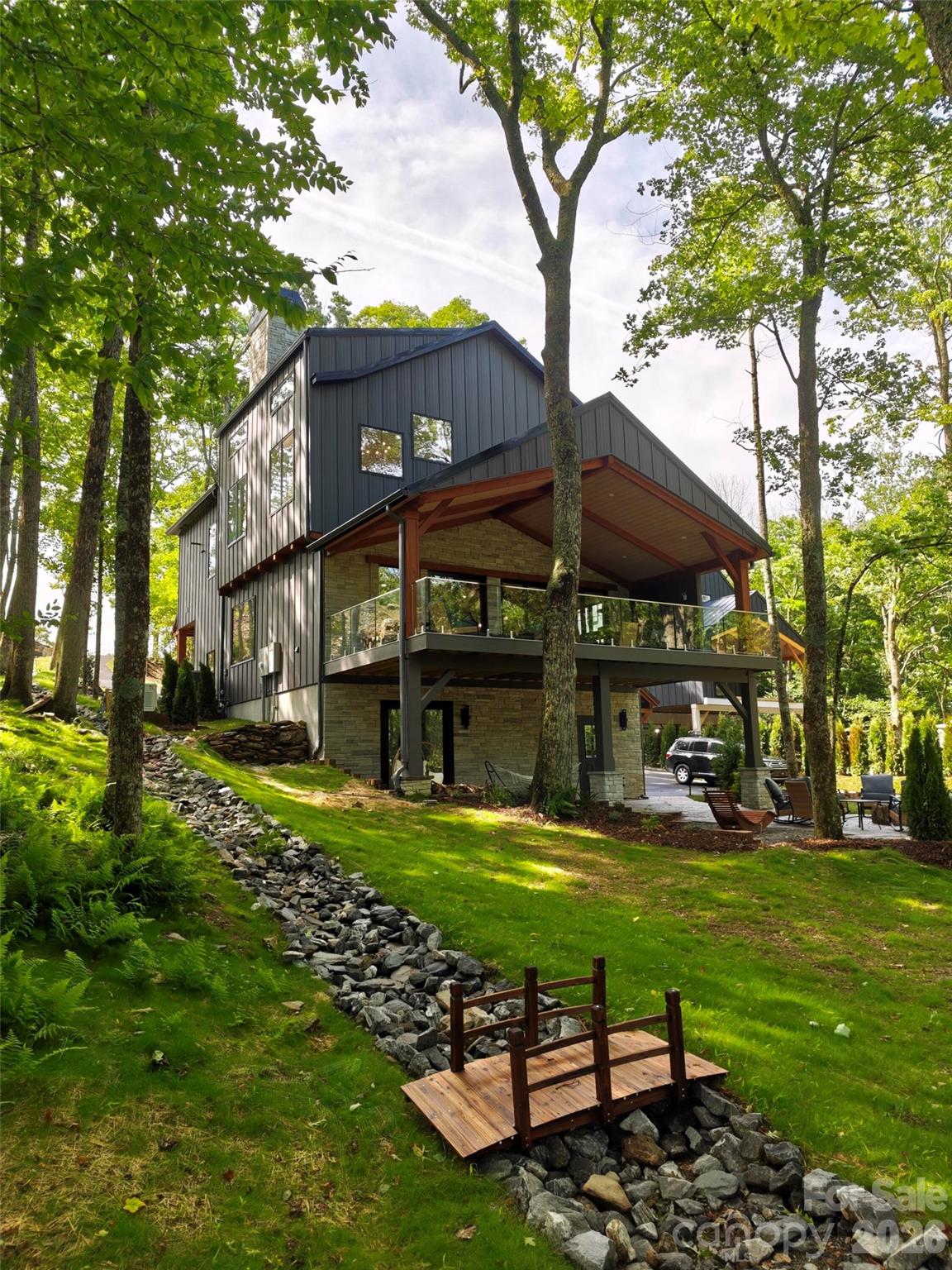 475 State View Road — Boone
