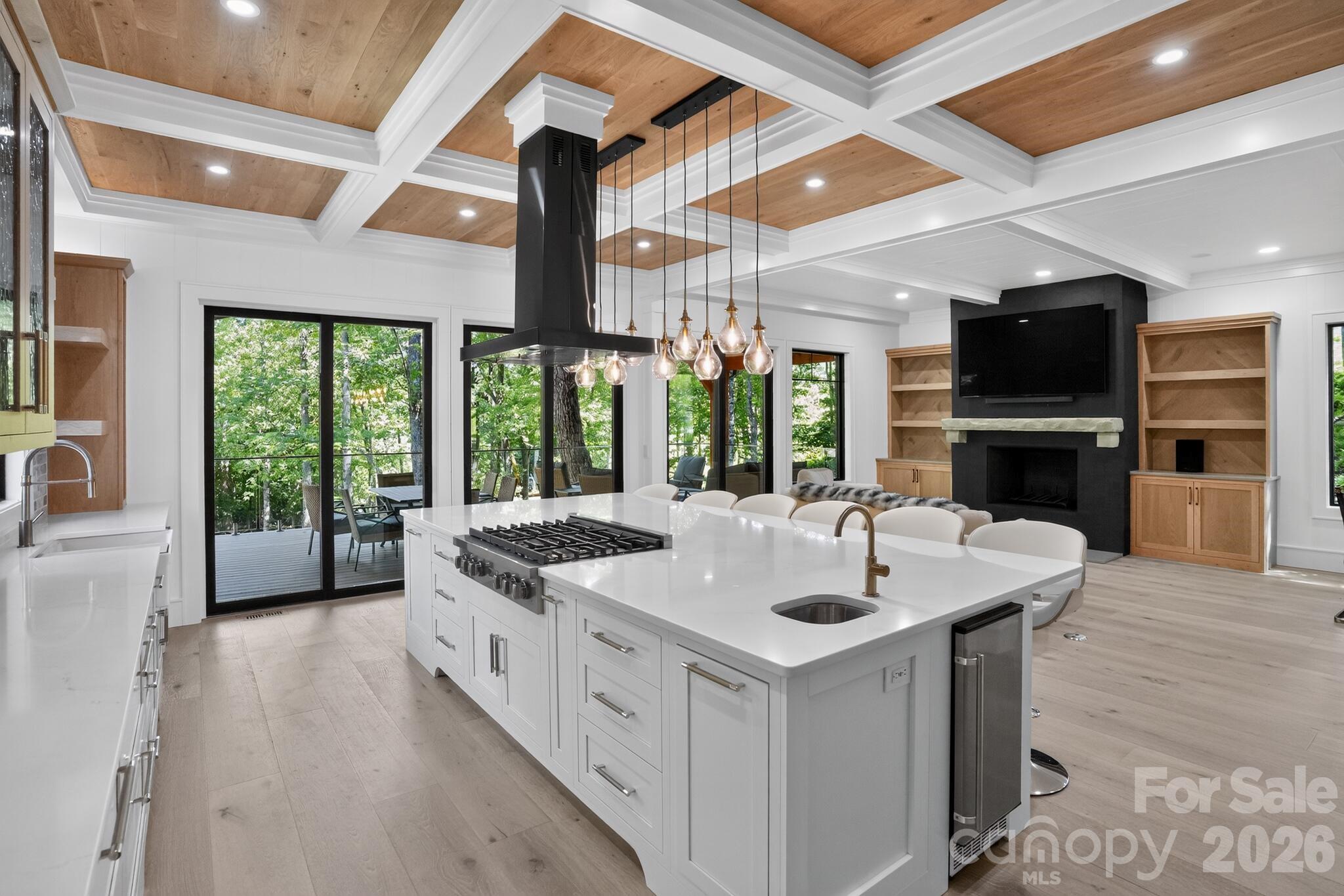 475 State View Road — Boone