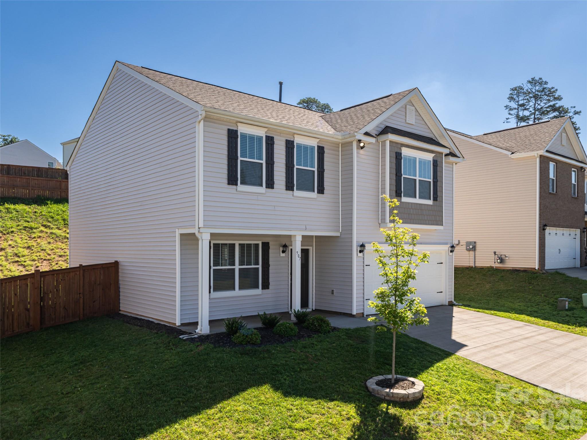 907 Newport Court — Asheville