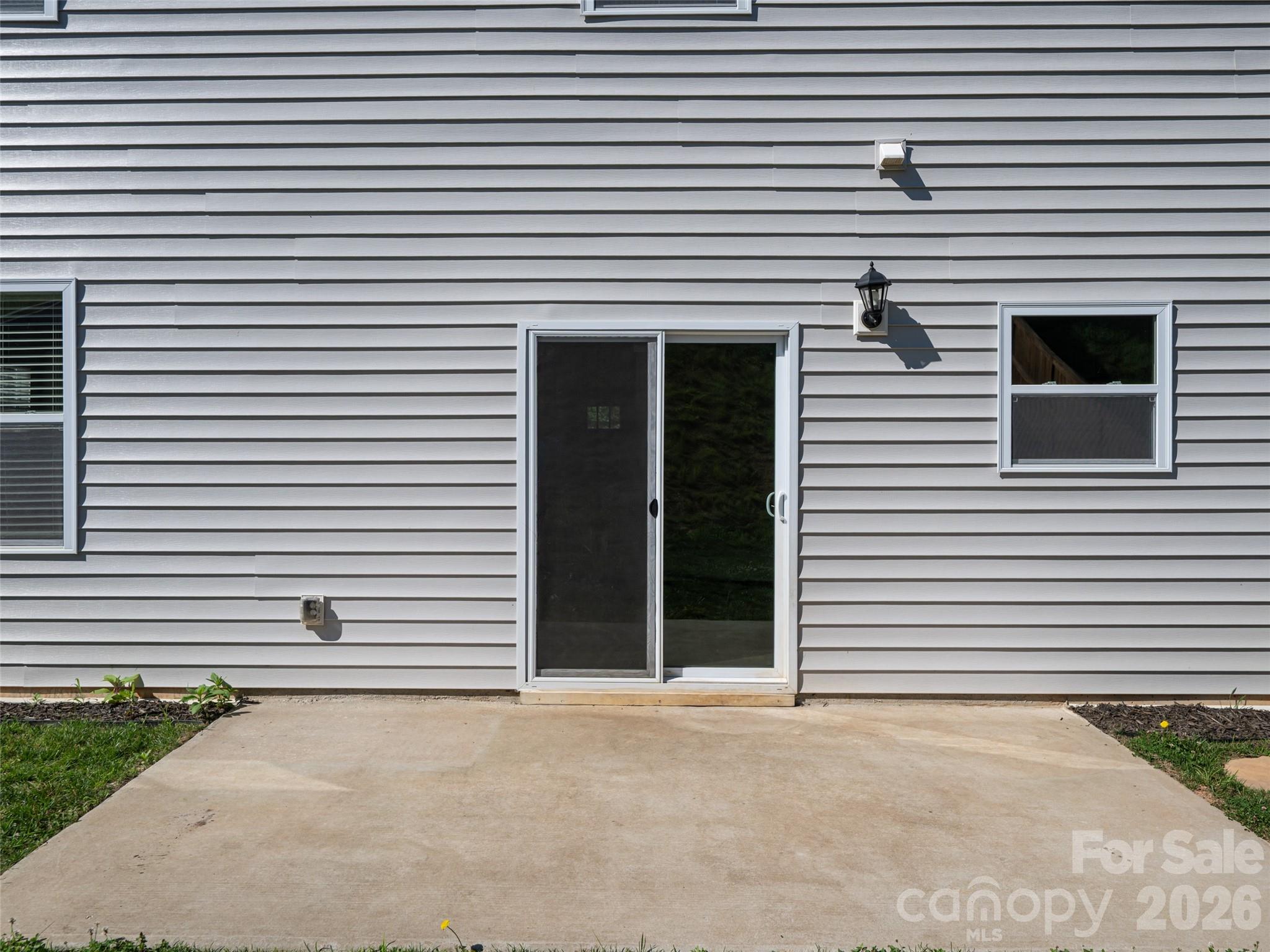 907 Newport Court — Asheville