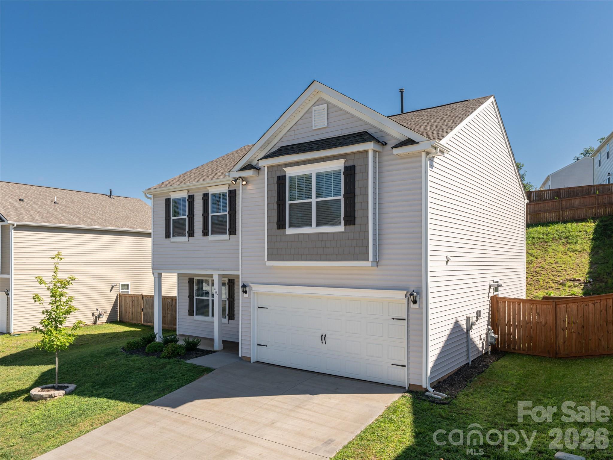 907 Newport Court — Asheville