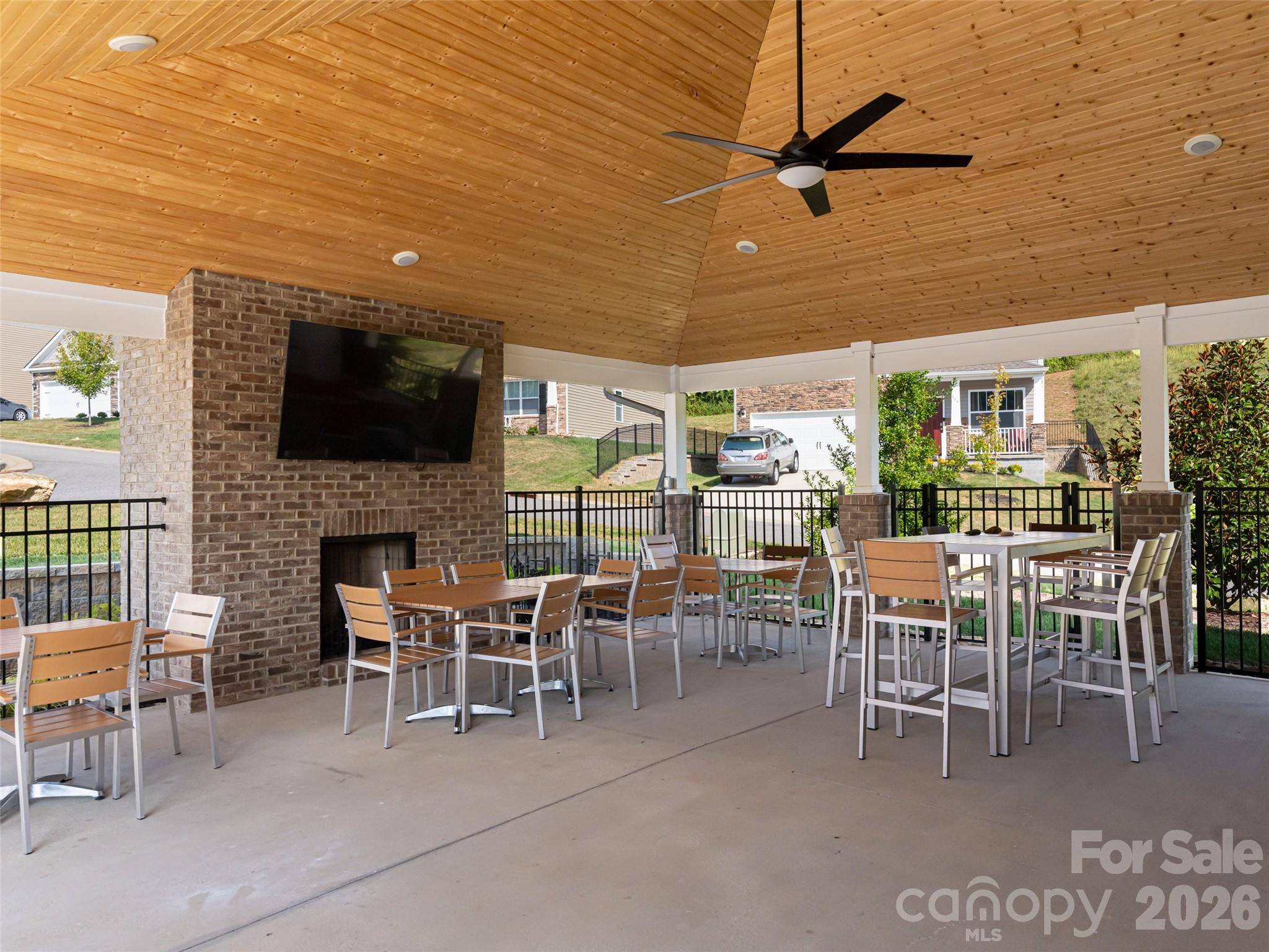 907 Newport Court — Asheville